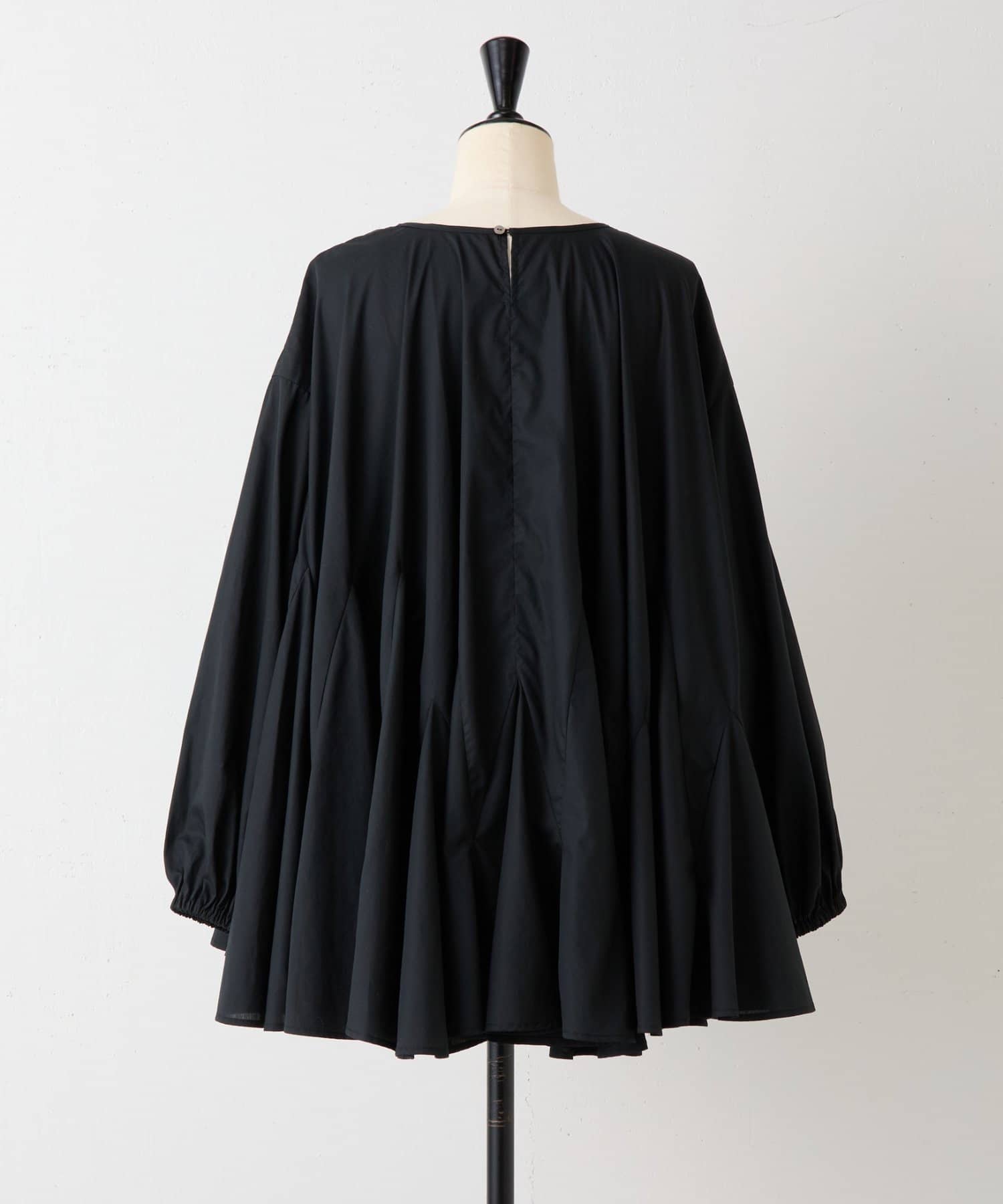 BEARDSLEY(ビアズリー) 花びらフレアーブラウス