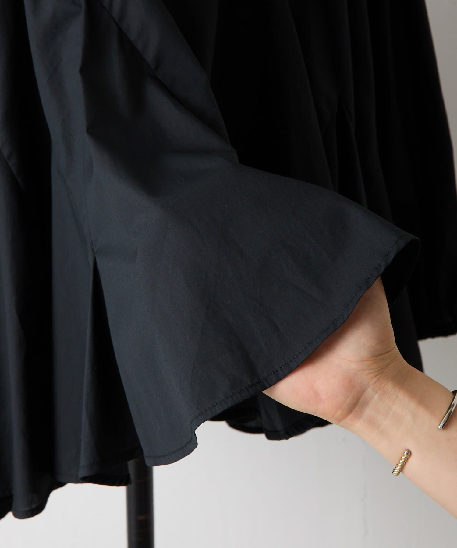 BEARDSLEY(ビアズリー) 花びらフレアーブラウス