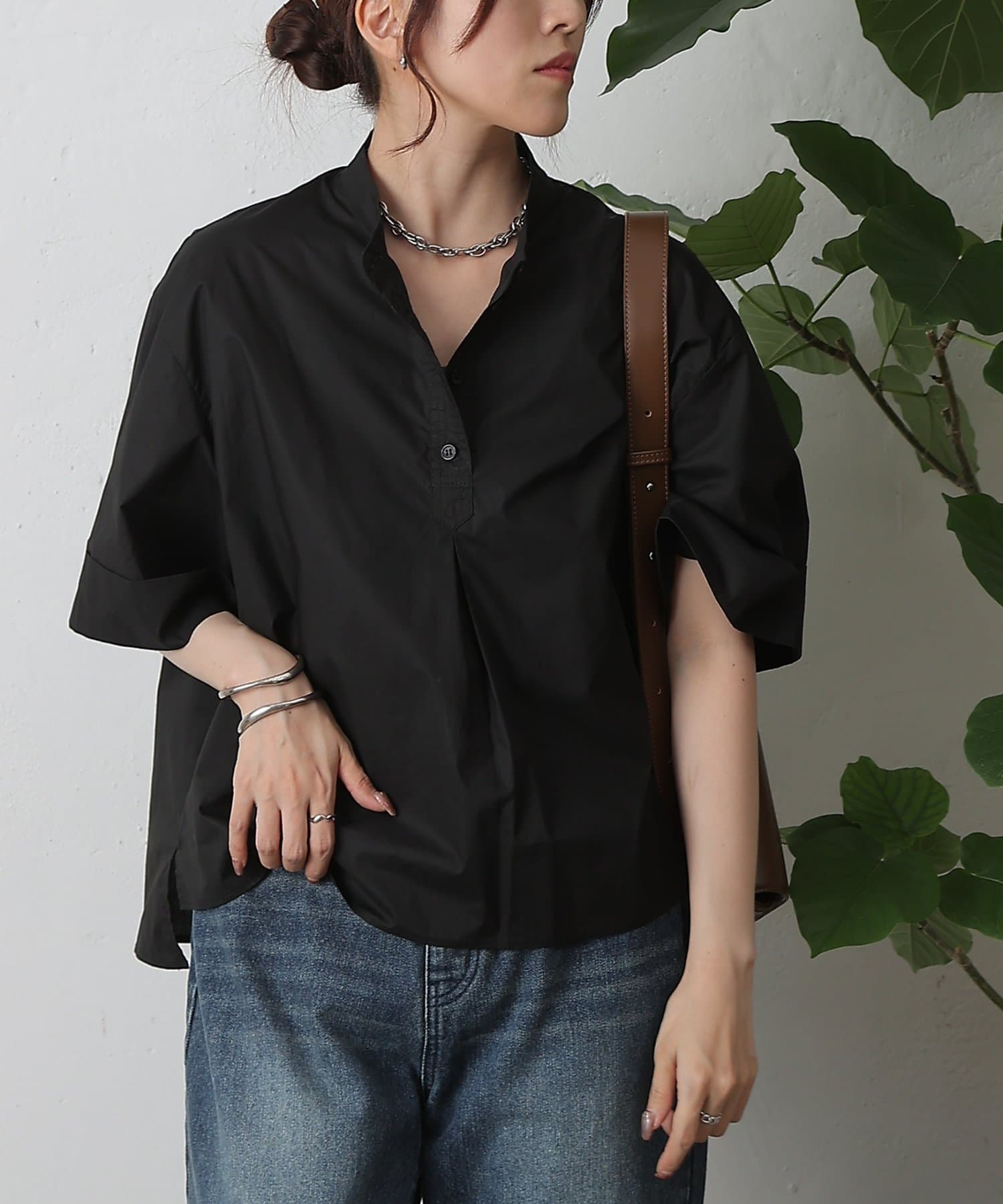 COLONY 2139(コロニー トゥーワンスリーナイン) スタンドカラーセンタータックシャツ