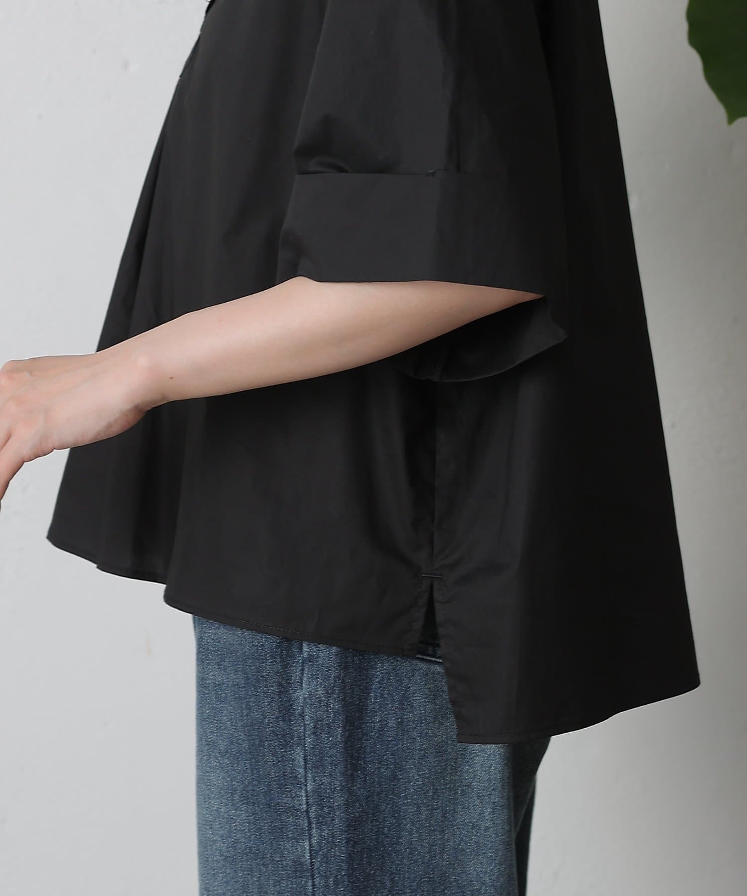 COLONY 2139(コロニー トゥーワンスリーナイン) スタンドカラーセンタータックシャツ