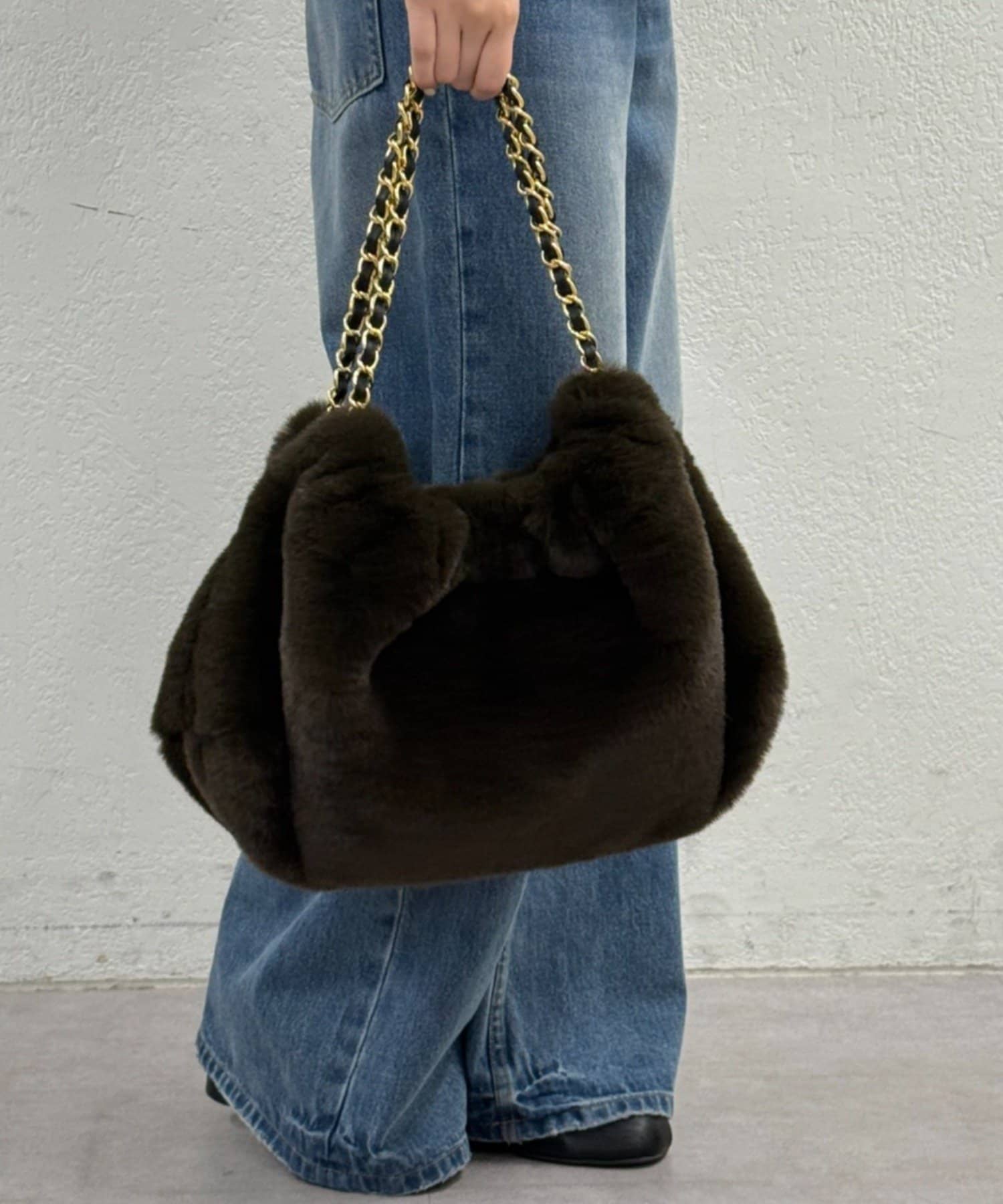 LOUNGEDRESS(ラウンジドレス) VIOLA ELMOワイドファーチェーンBAG