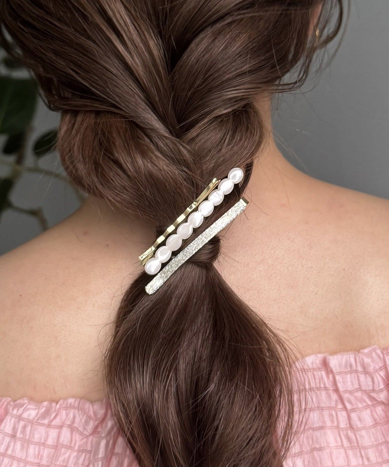 ヘアアクセサリーに新作が登場・サイドに付けたり編みおろしに付けるのがおすすめ・キラキラのラメがポイントになって可愛い◎・トレンド感を演出してくれるアイテム カラーヘアピンセット(3P) Lattice