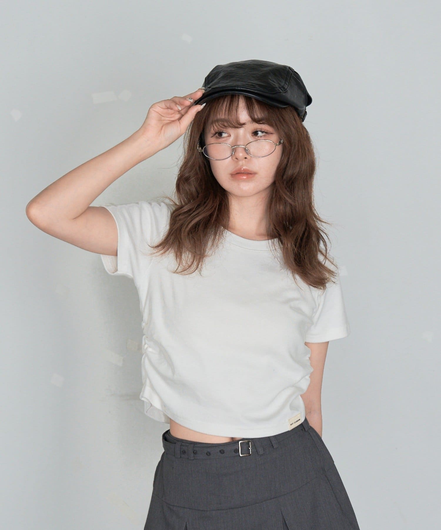 シンプルで着回し力抜群〇着るだけで"華奢見え"Tシャツが登場！ー 商品コメント ー・ウエストサイドのギャザーが細見え〇くびれを綺麗に見せてくれます。・コンパクトだけどピタッとしすぎ