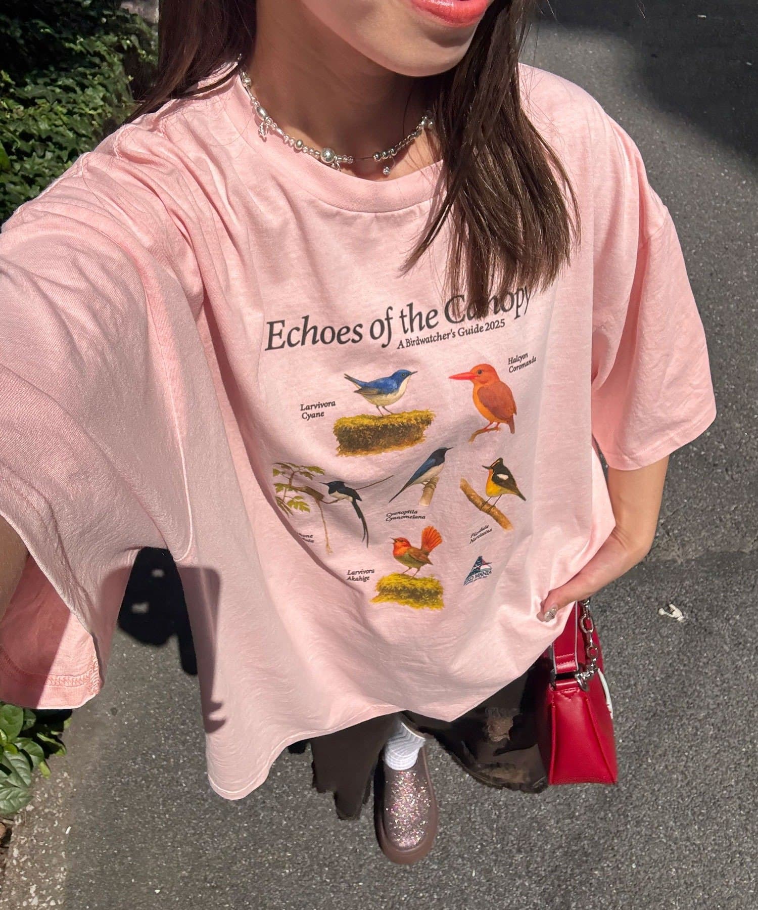 街でも自然を感じるワイルドライフTシャツ▼ポイントまるで図鑑の1ページのような、日本の野鳥たちをリアルにプリントしたコレクションTシャツ。洗いのかかったボディとヴィンテージライクな色味が、ラフだけど品