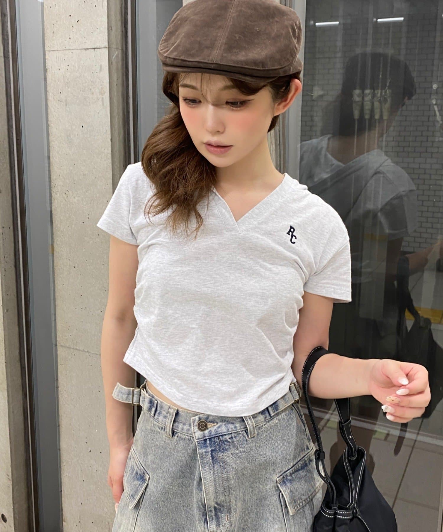 "華奢見え"フード付きトレンドTシャツー 商品コメント ー・フード×Tシャツでトレンドライクな1枚。・ウエストサイドのギャザーとスキッパーが細見えシルエットに〇・サラッとした生地感