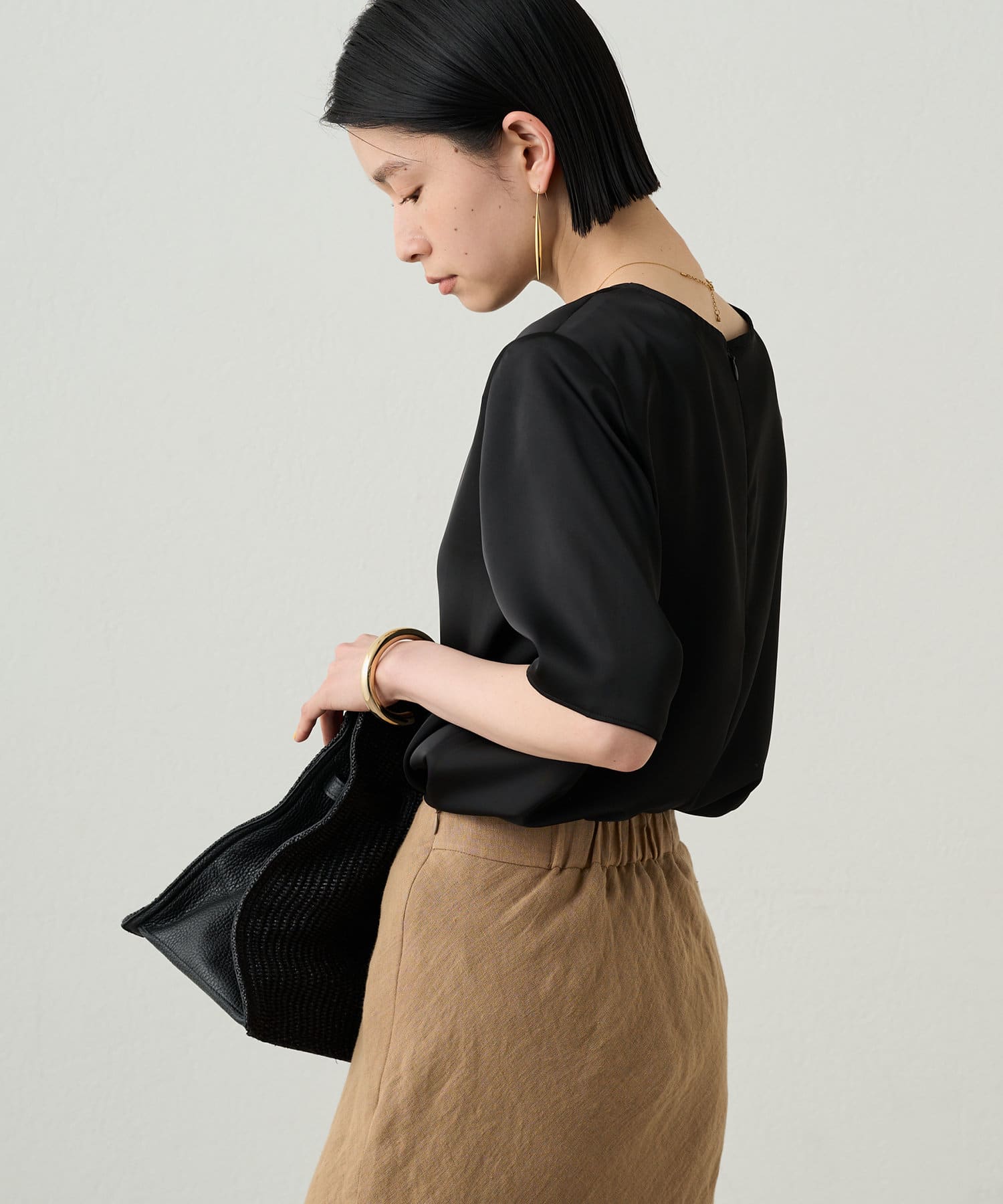 OUTLET(アウトレット) 【Loungedress】パワショルサテンブラウス