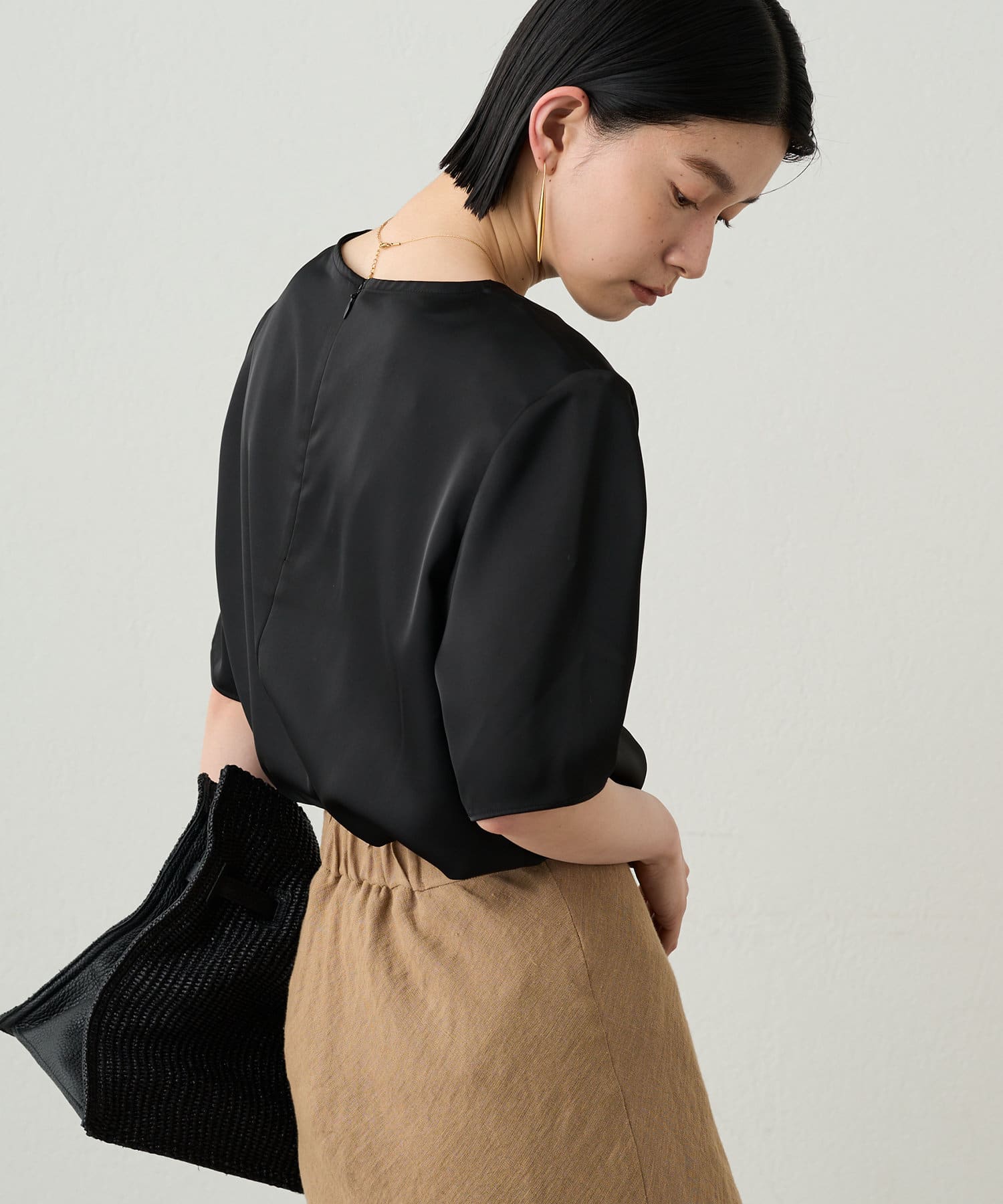 OUTLET(アウトレット) 【Loungedress】パワショルサテンブラウス