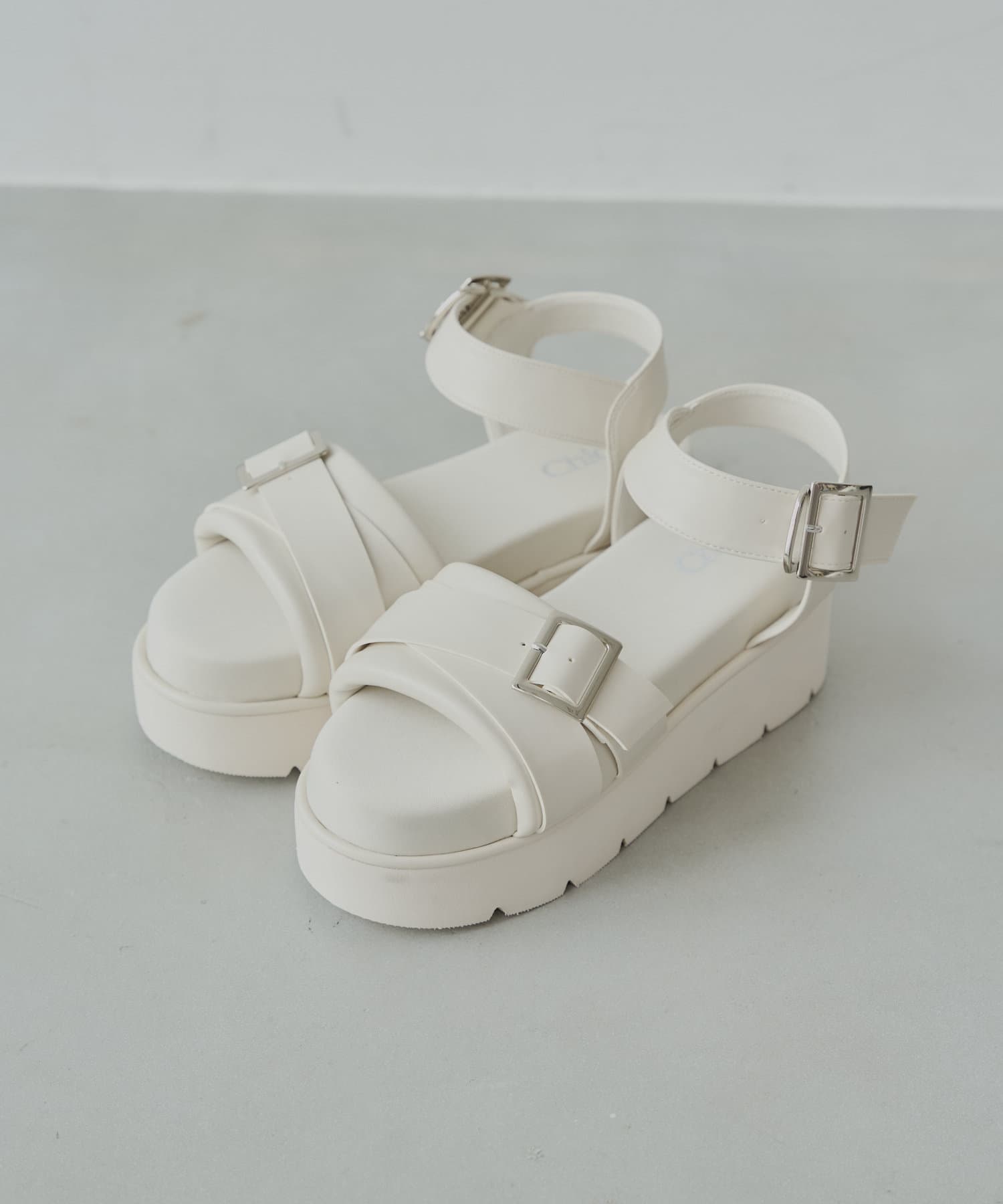 OUTLET(アウトレット) 【Chico】厚底クロスベルトデザインサンダル