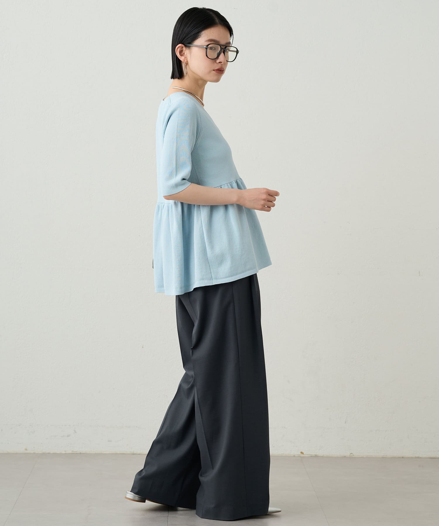 新品　Loungedress ペプラムニット　ラウンジドレス　ブラック ペプラムノースリニット | LOUNGEDRESS(ラウンジドレス