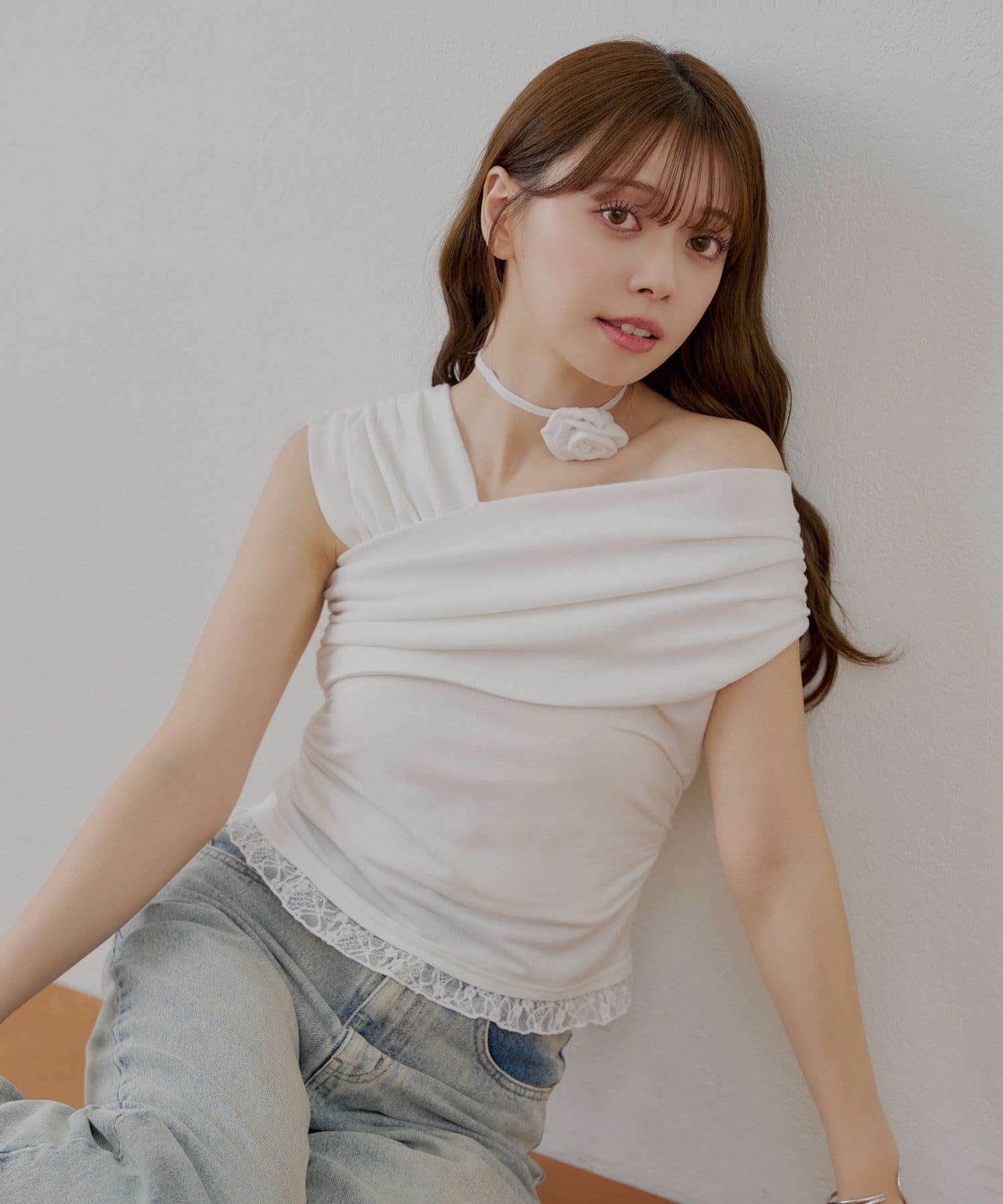 OUTLET(アウトレット) 【Chico】ローズチョーカー付ワンショル裾レースT