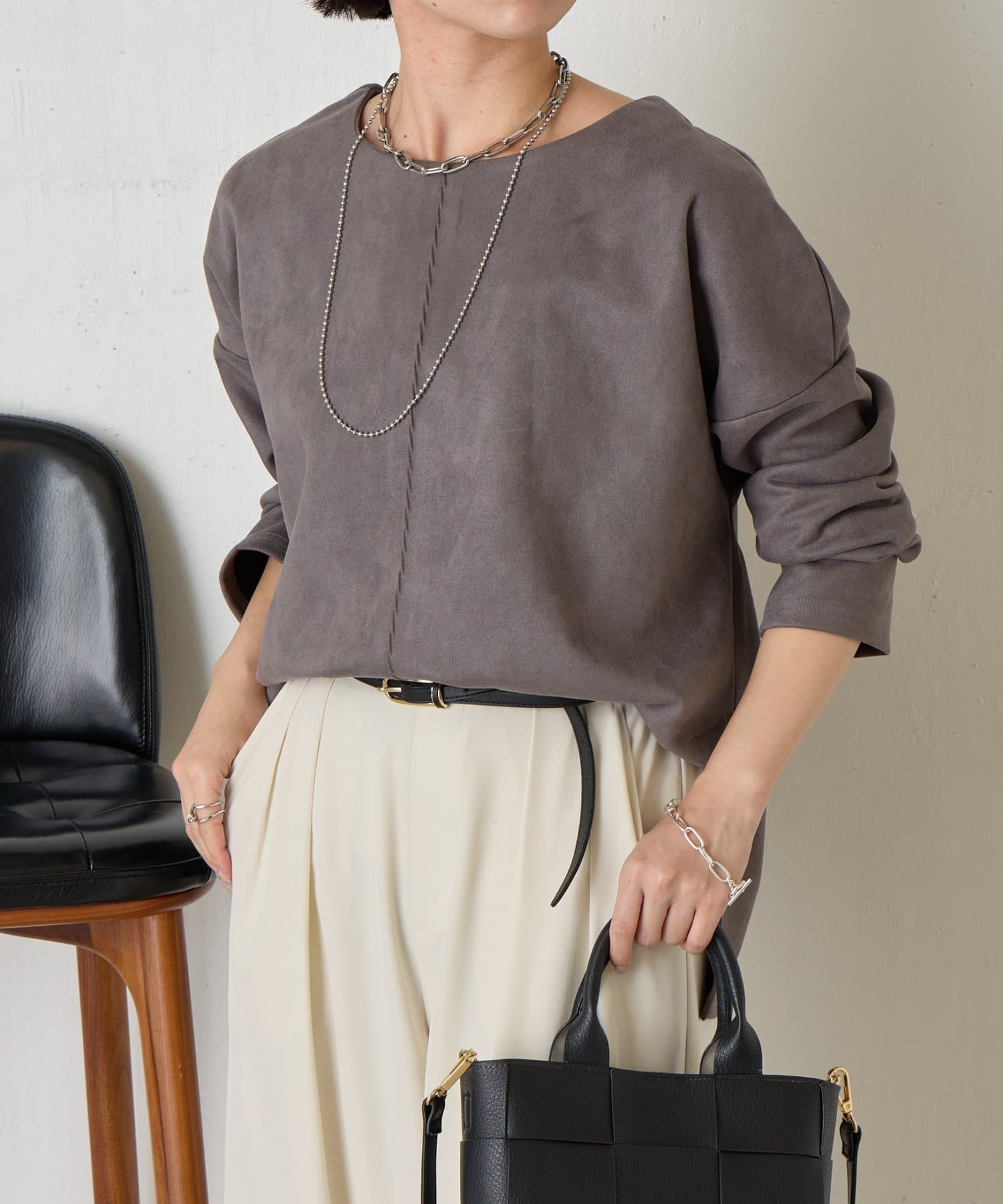 Jena　espace merveilleux(ジェナ　エスパスメルヴェイユ) バックラインスエードカットソー