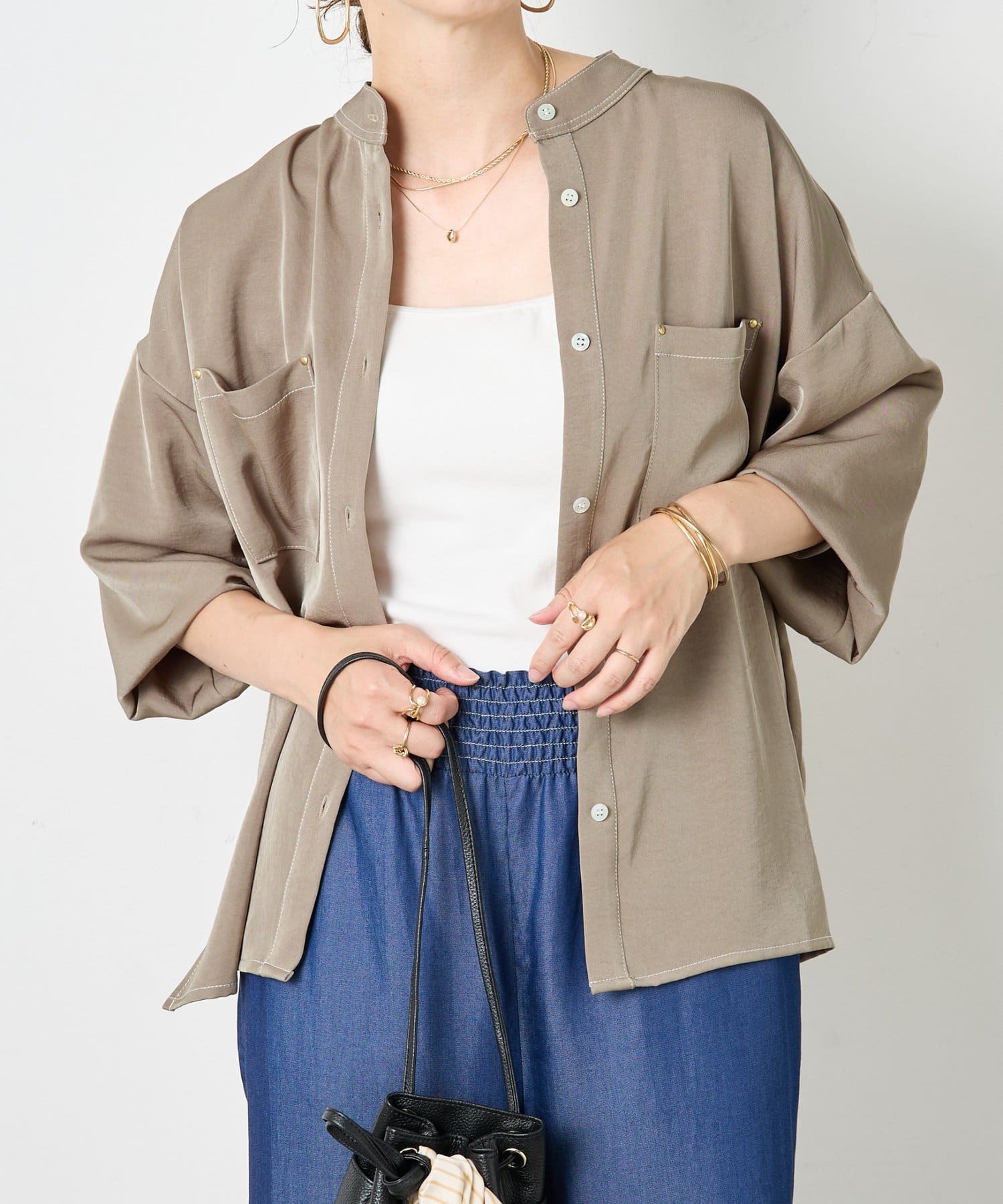 Jena　espace merveilleux(ジェナ　エスパスメルヴェイユ) スタッズポケットシャツ