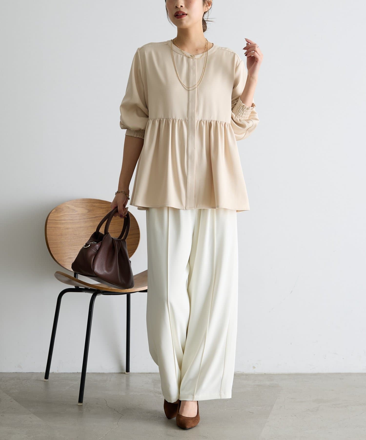 Jena　espace merveilleux(ジェナ　エスパスメルヴェイユ) 《さわゆい企画》【セレモニー/WEB限サイズあり】ペプラムブラウス