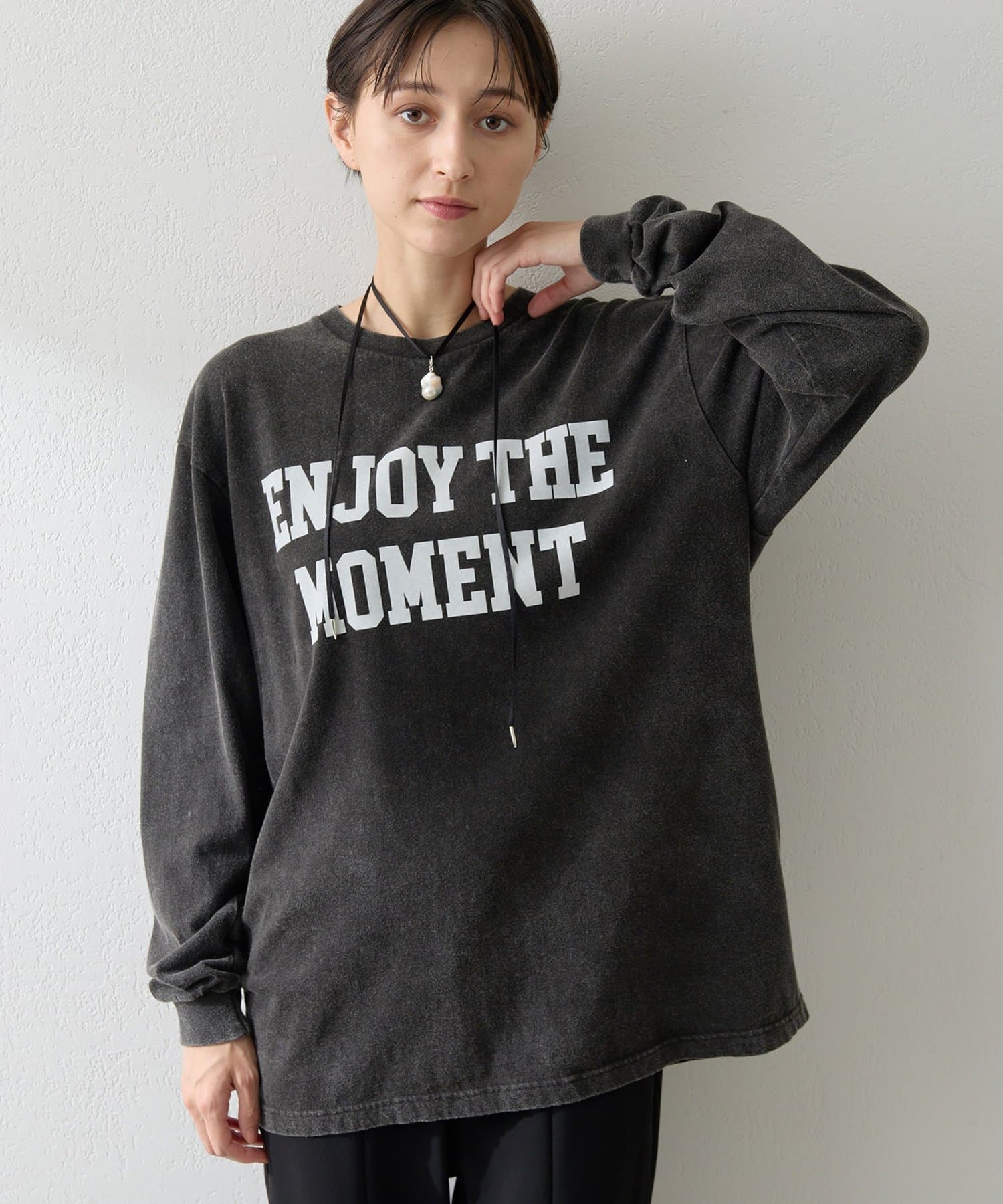 whim gazzet ウィムガゼット フロッキーLOGOスウェット チャコール フロッキープリントロングTシャツ | Whim Gazette(ウィム