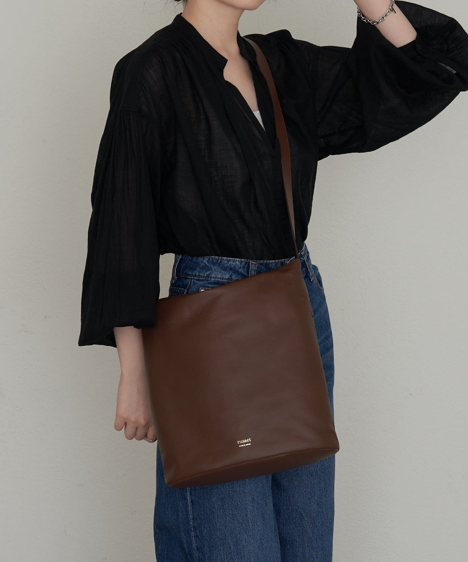 russet(ラシット) レザー丸底バケットバッグ