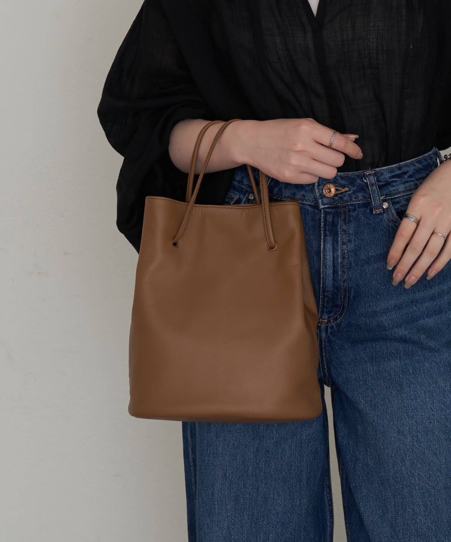 russet(ラシット) レザー巾着バケットバッグ