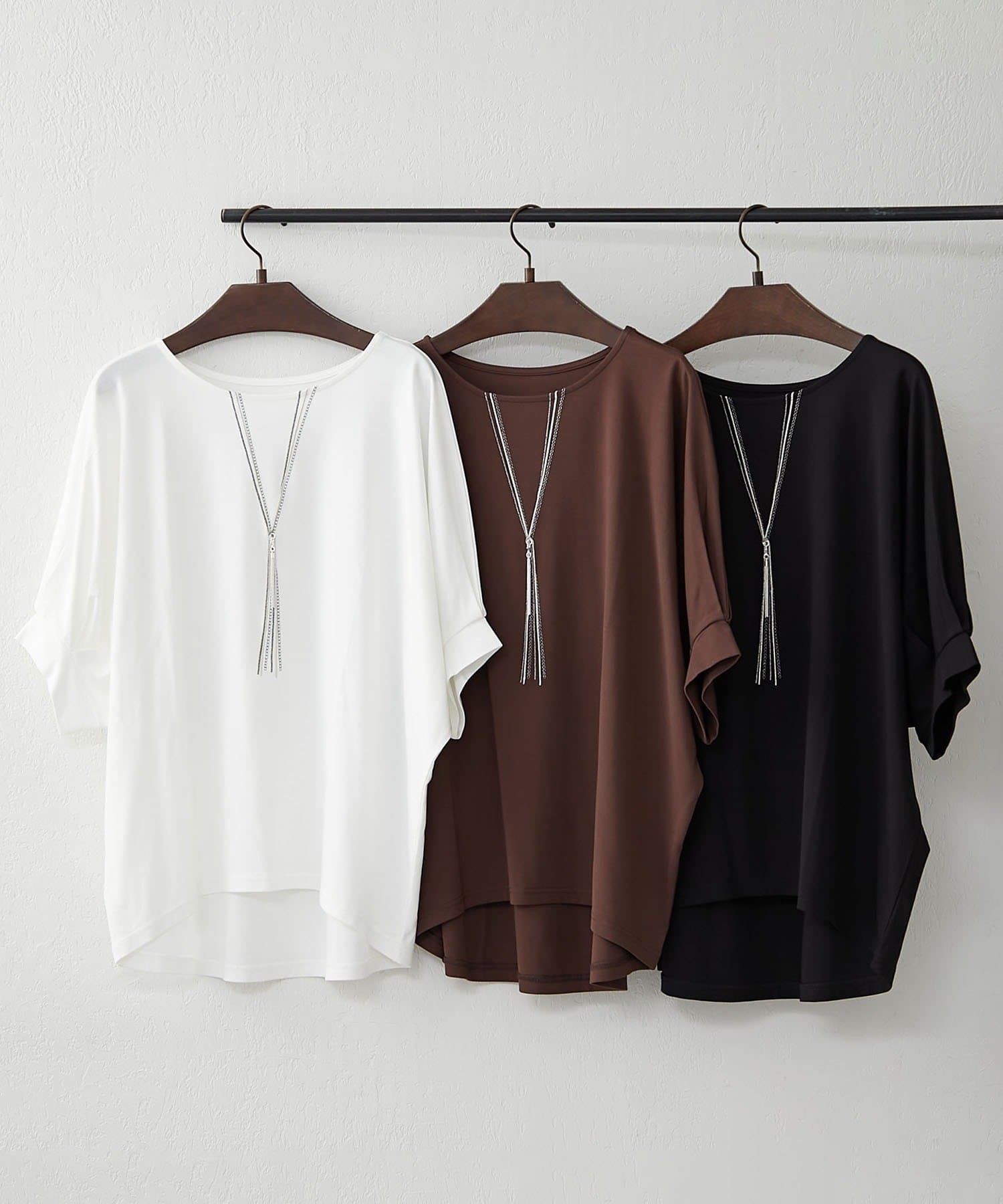【2025SS continuer de NICE CLAUP】人気のネックレス刺繍トップスにNEWバージョンが登場！■ デザイン・一枚で簡単着映えするネックレス刺繍トップス！・刺繍部分もチャームもシ