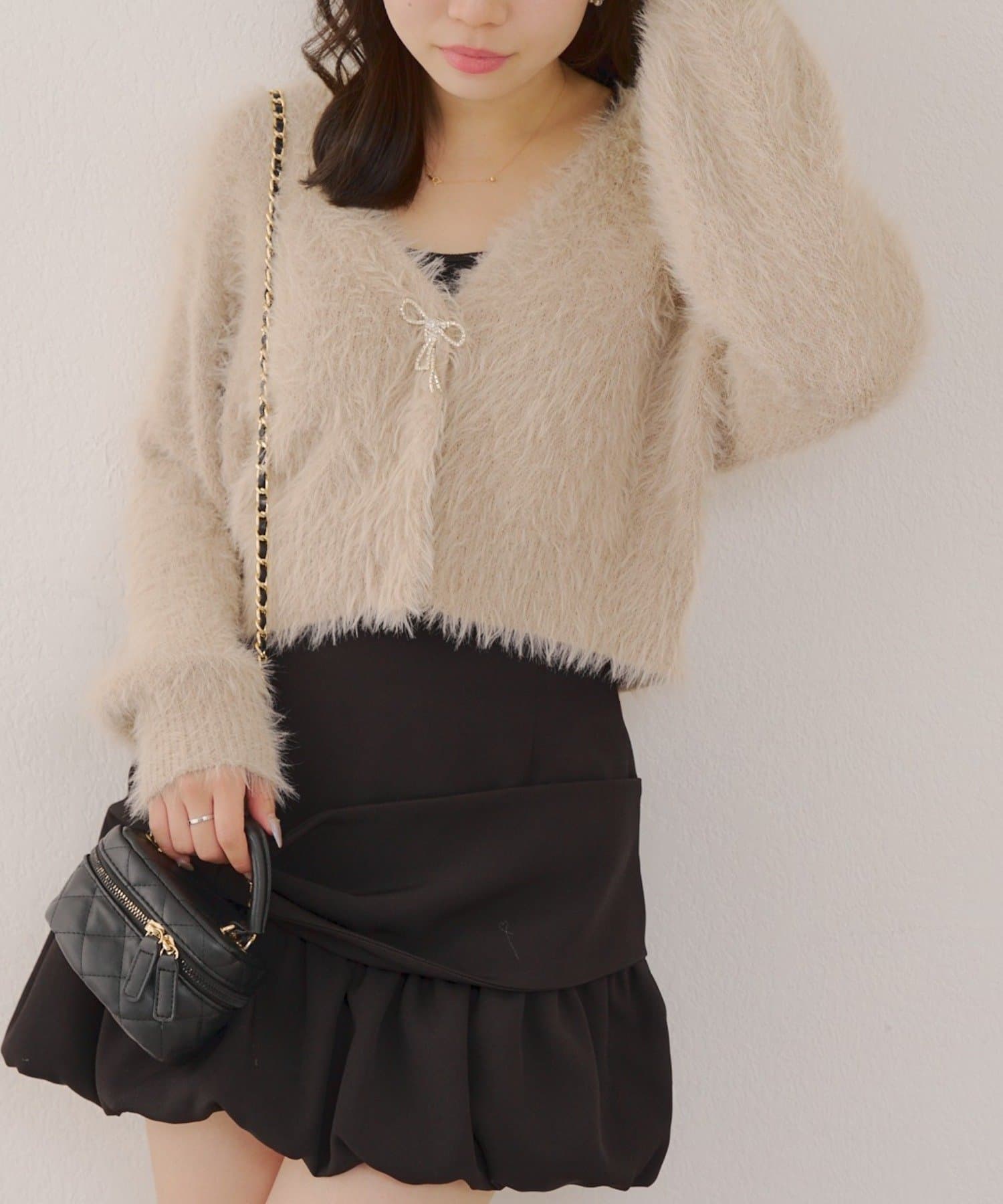 NICE CLAUP / OLIVE des OLIVE OUTLET(ナイスクラップ  / オリーブ デ オリーブ アウトレット) 冬を無双できる♡【RMAF】きらきらリボン釦シャギーショートカーデ