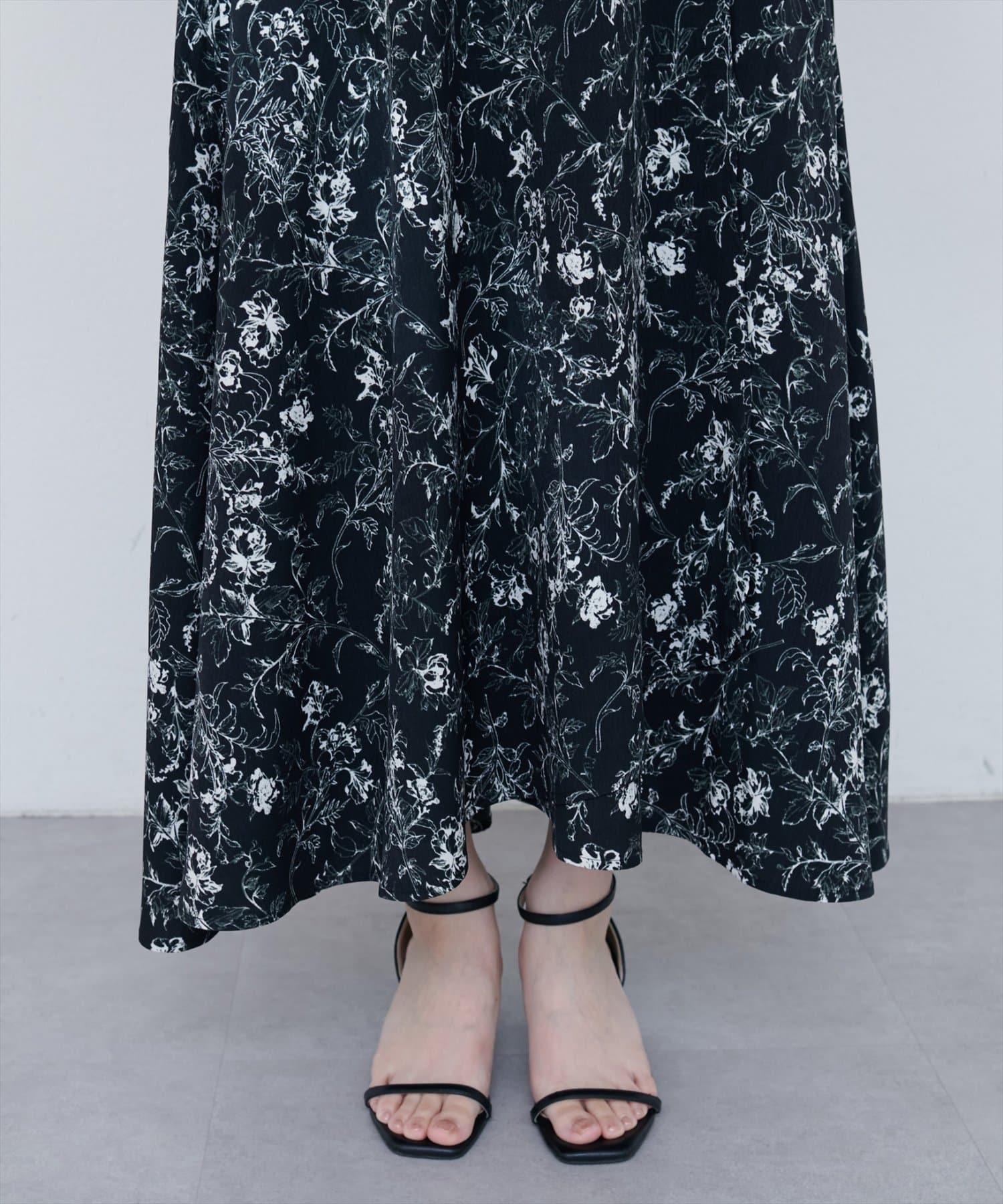 natural couture(ナチュラルクチュール) 【人気カラー再予約中】【mizu】長さ変えられる後ろ下がりヘムスカート