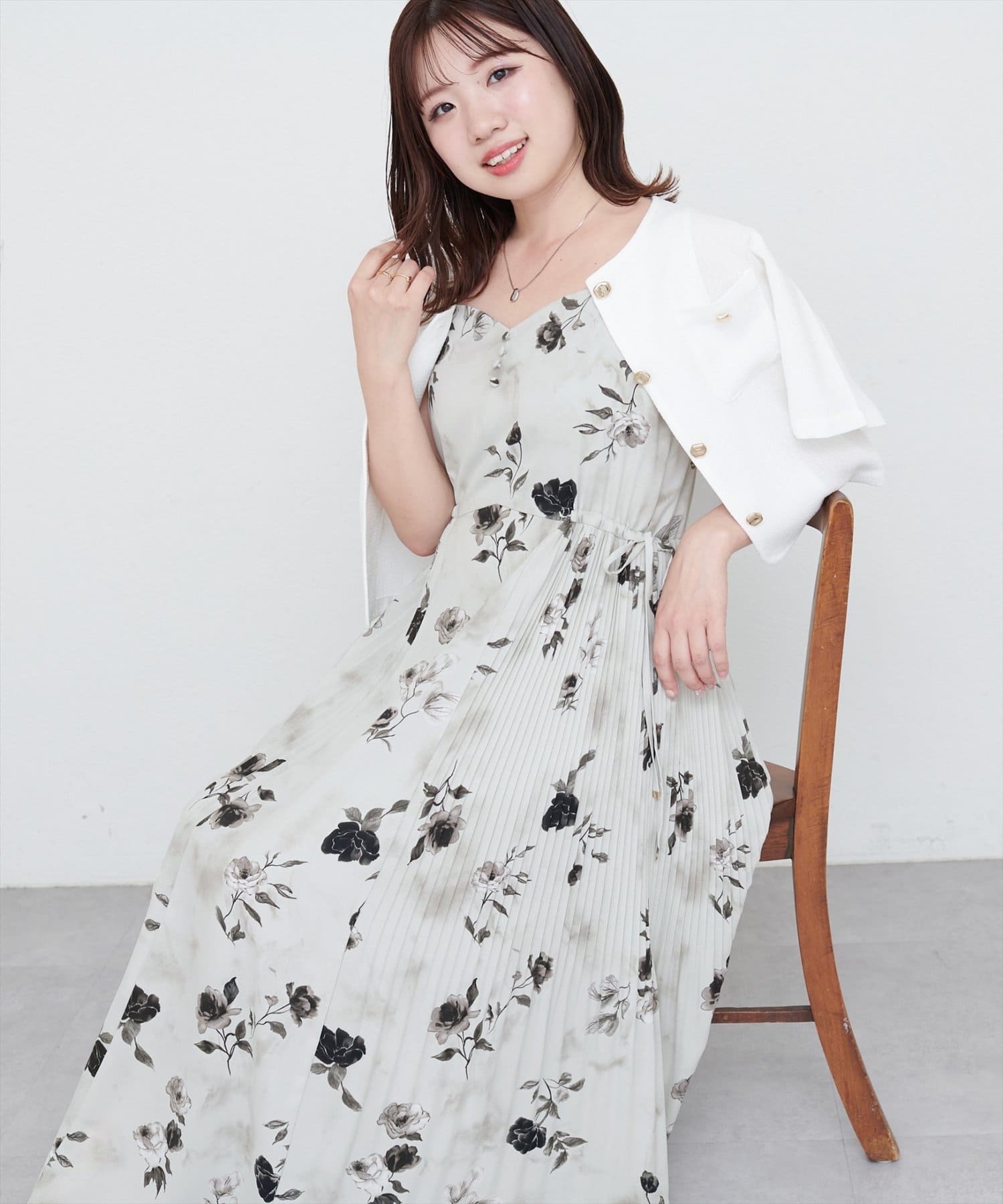 【2025AW natural couture】インフルエンサー　かなみ（＠canami__n）考案大人気サイドプリーツワンピースからキャミワンピースバージョンが新登場♡！■Design　華麗なのに甘