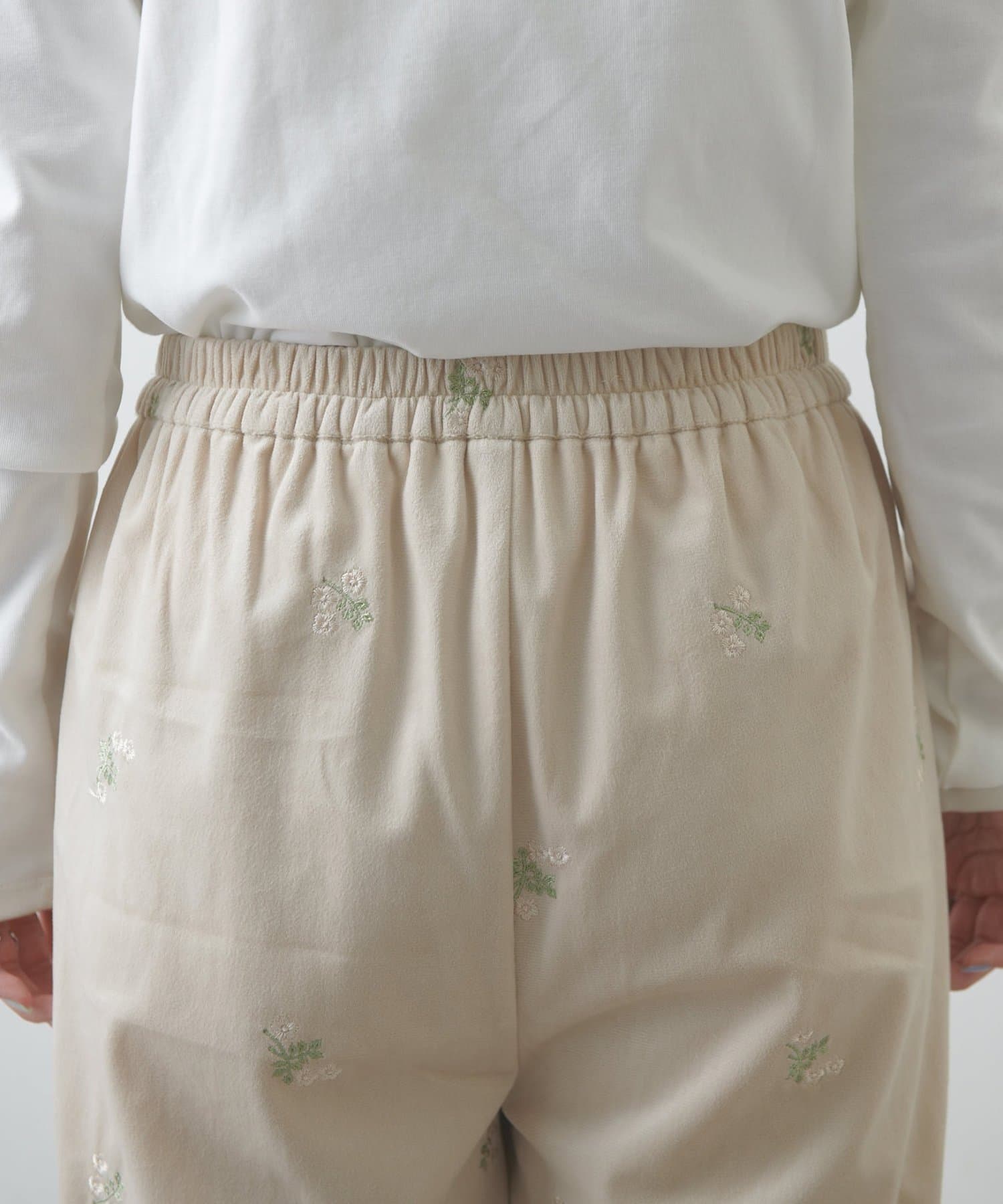 DISCOAT(ディスコート) 【umm.】ベロア刺繍セミフレアパンツ