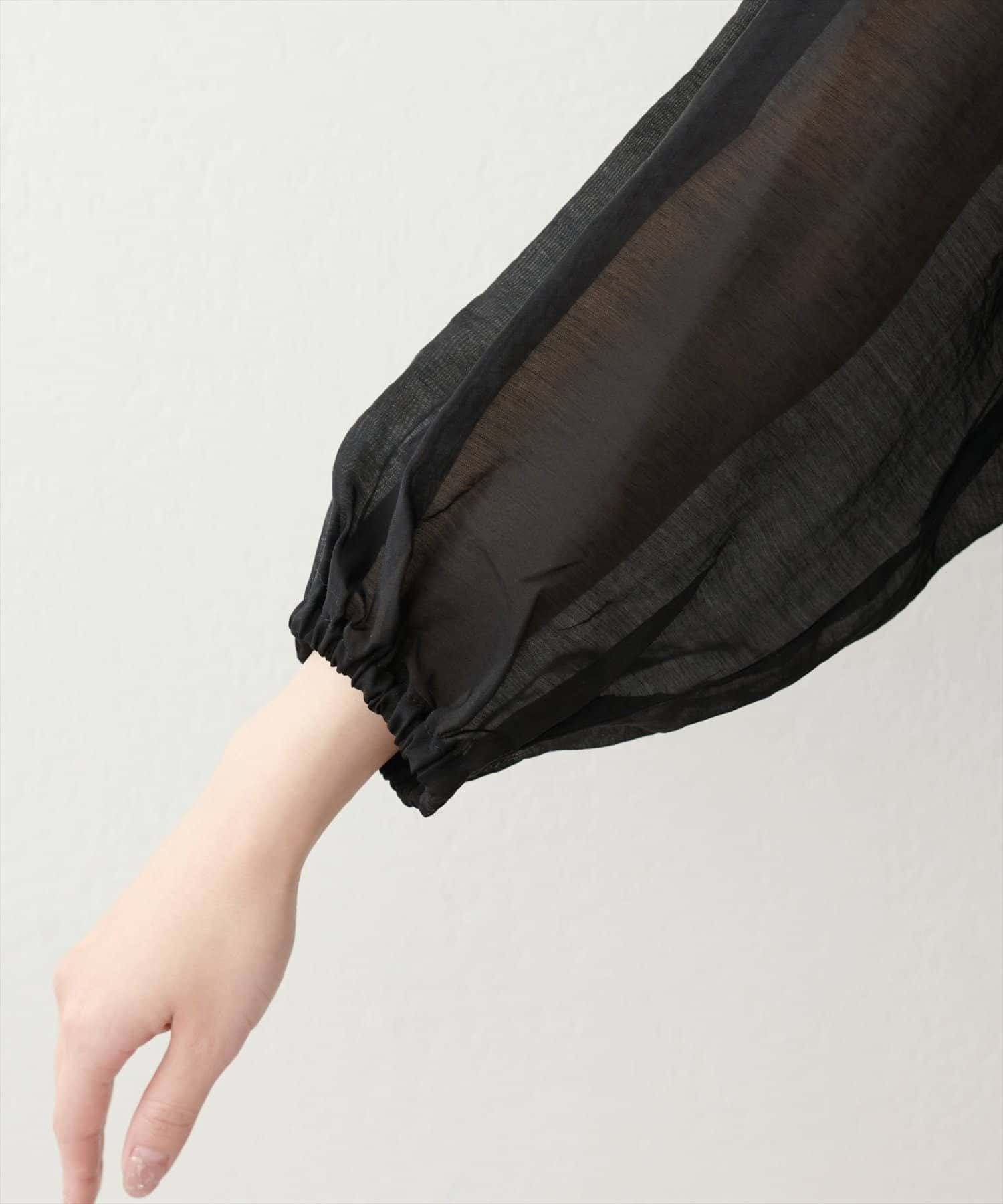 NICE CLAUP / OLIVE des OLIVE OUTLET(ナイスクラップ  / オリーブ デ オリーブ アウトレット) 【natural couture】Ｖ開きフリルシアーブラウス