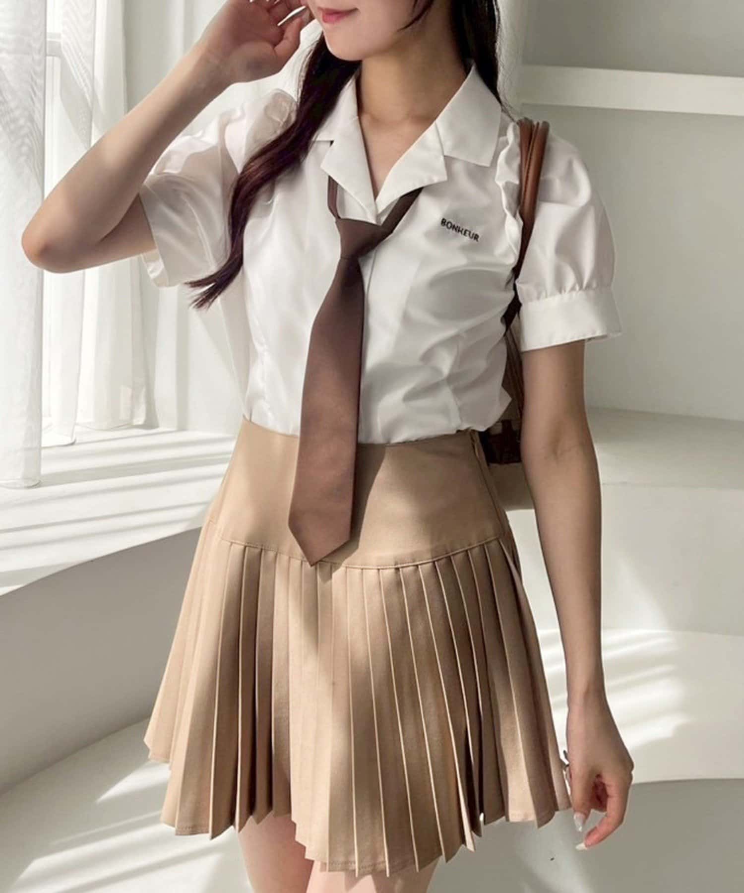 ~NICECLAUP 2025 Summer Collection~ふんわりとしたパフスリーブが清楚可愛いを演出袖の丸みがフェミニンなパフスリーブデザインのブラウス大きすぎないボリュームスリーブなので