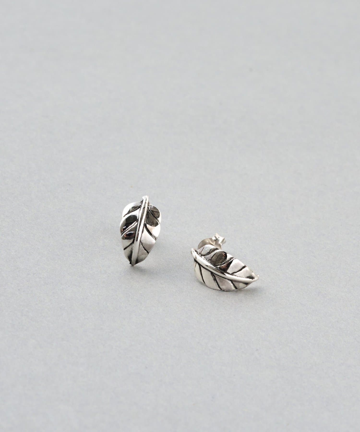 BEARDSLEY(ビアズリー) シャープリーフピアス