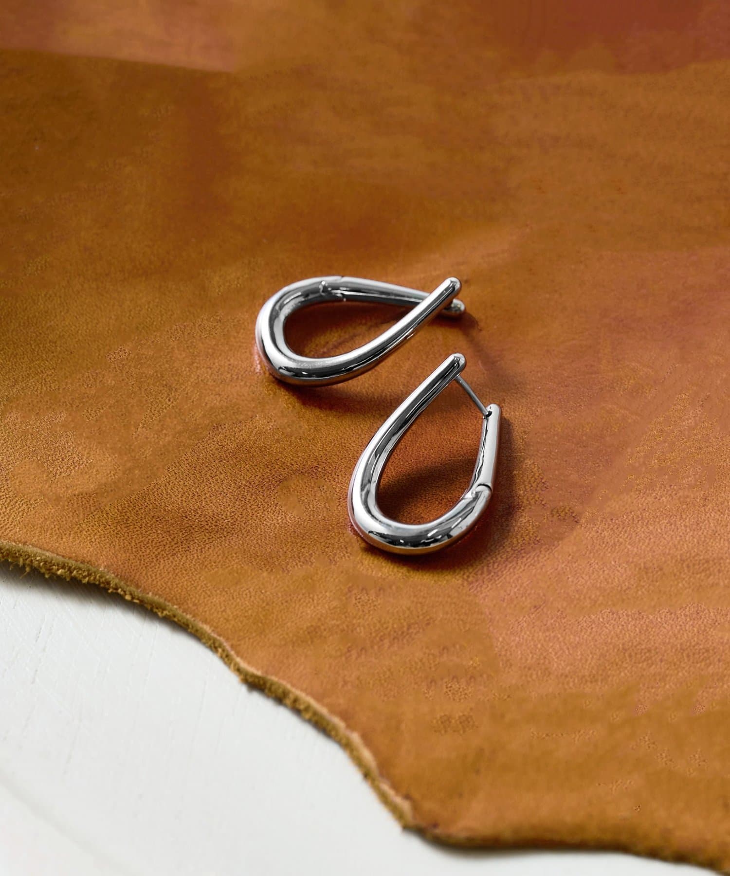 BEARDSLEY(ビアズリー) フープピアス