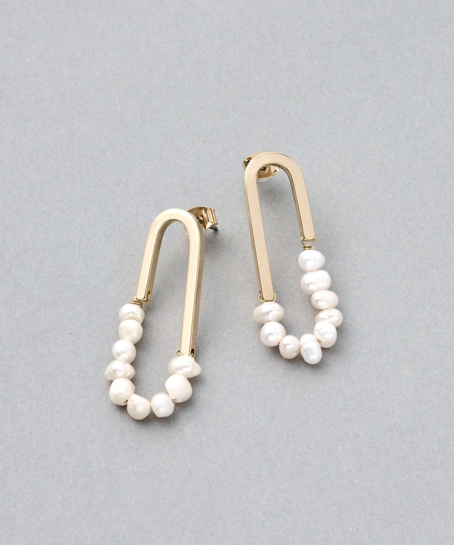 BEARDSLEY(ビアズリー) ゴールド×パールピアス