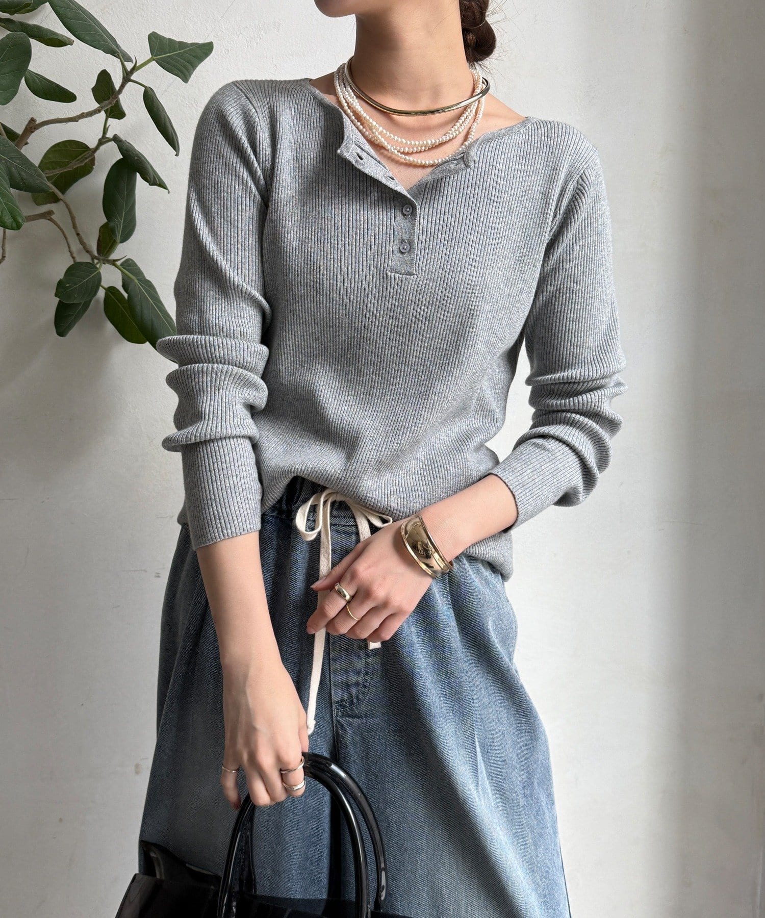 DOUDOU(ドゥドゥ) 【WEB限定】バックロゴ刺繍ヘンリーリブニット