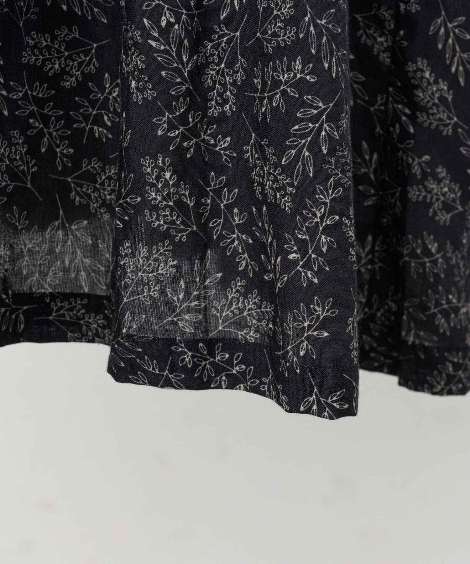 BEARDSLEY(ビアズリー) リーフプリントギャザーワンピース