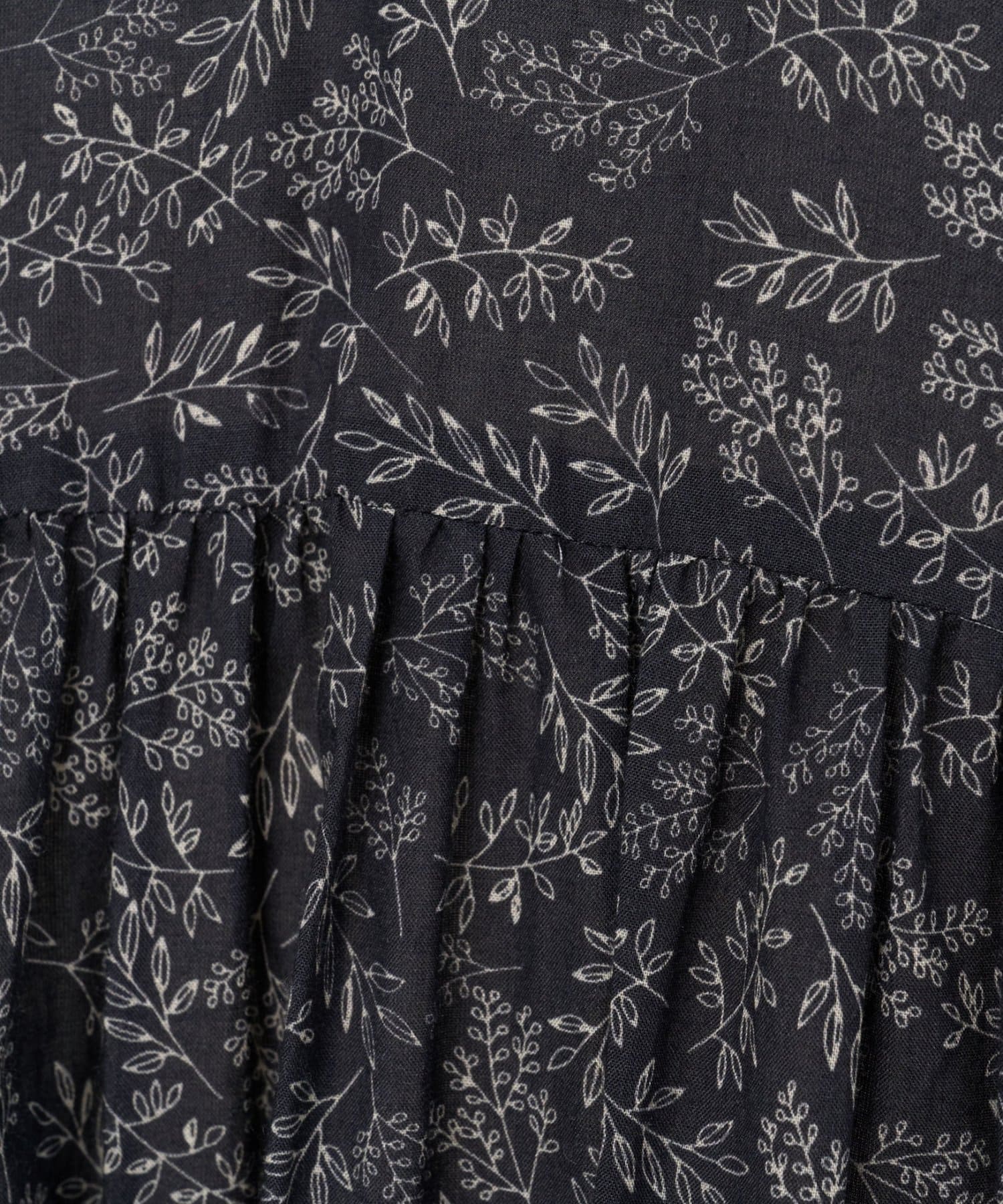 BEARDSLEY(ビアズリー) リーフプリントギャザーワンピース