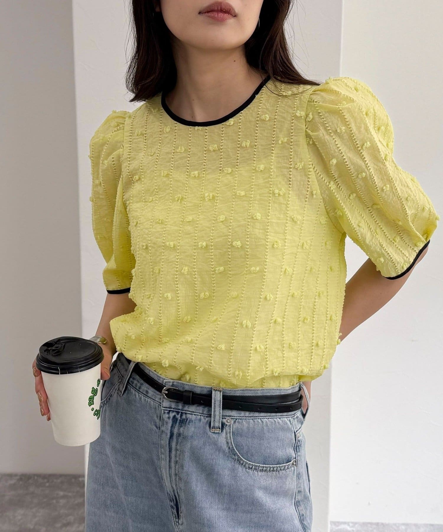 ◇fredy emue◇【2025 SS】春に人気だったシアージャガードパイピングブラウスの半袖バージョンが登場！●point・立体的なドット柄のようなポコポコデザインが可愛いシアー素材のブラウスです