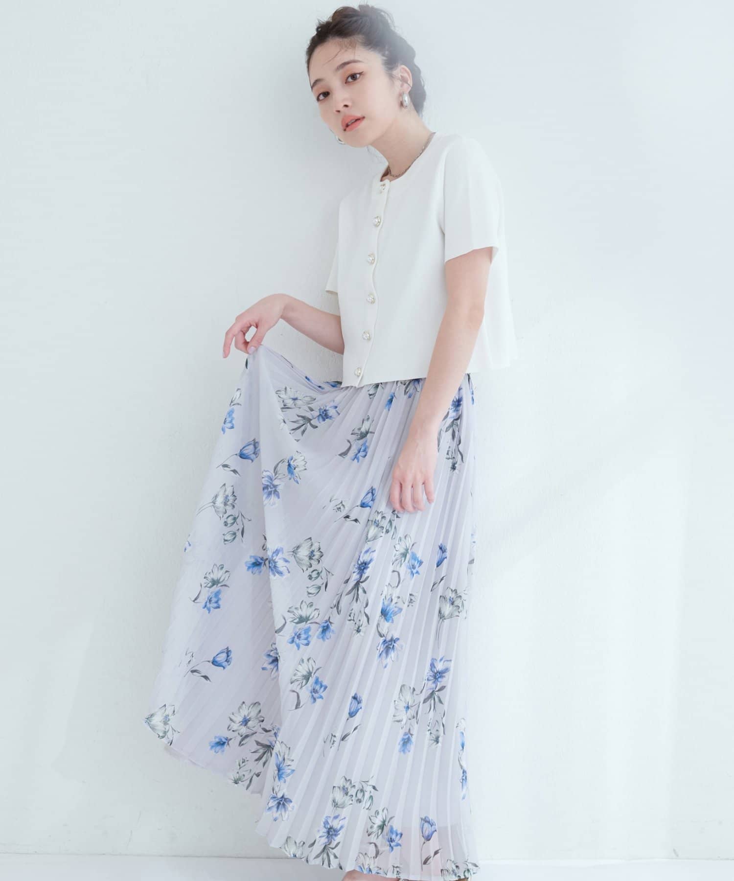 【2025SS natural couture】オーソドックスフラワープリーツスカートWEB限定カラー：ドット■Design歩くたびにふわりと揺れるプリーツスカート。細かく均一なプリーツが、スカートに