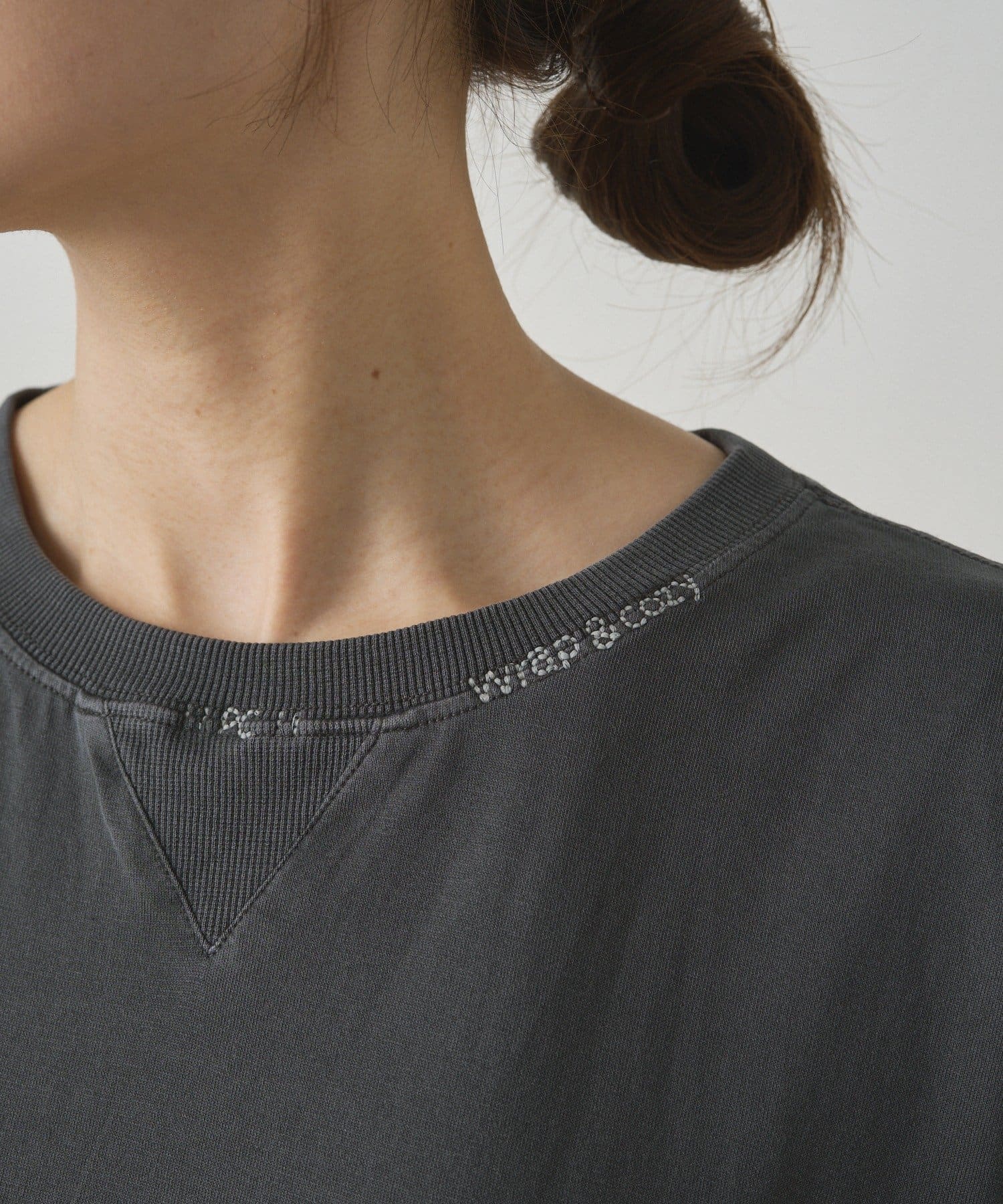 PUAL CE CIN(ピュアルセシン) ワンポイント刺繍ヴィンテージライクTシャツ