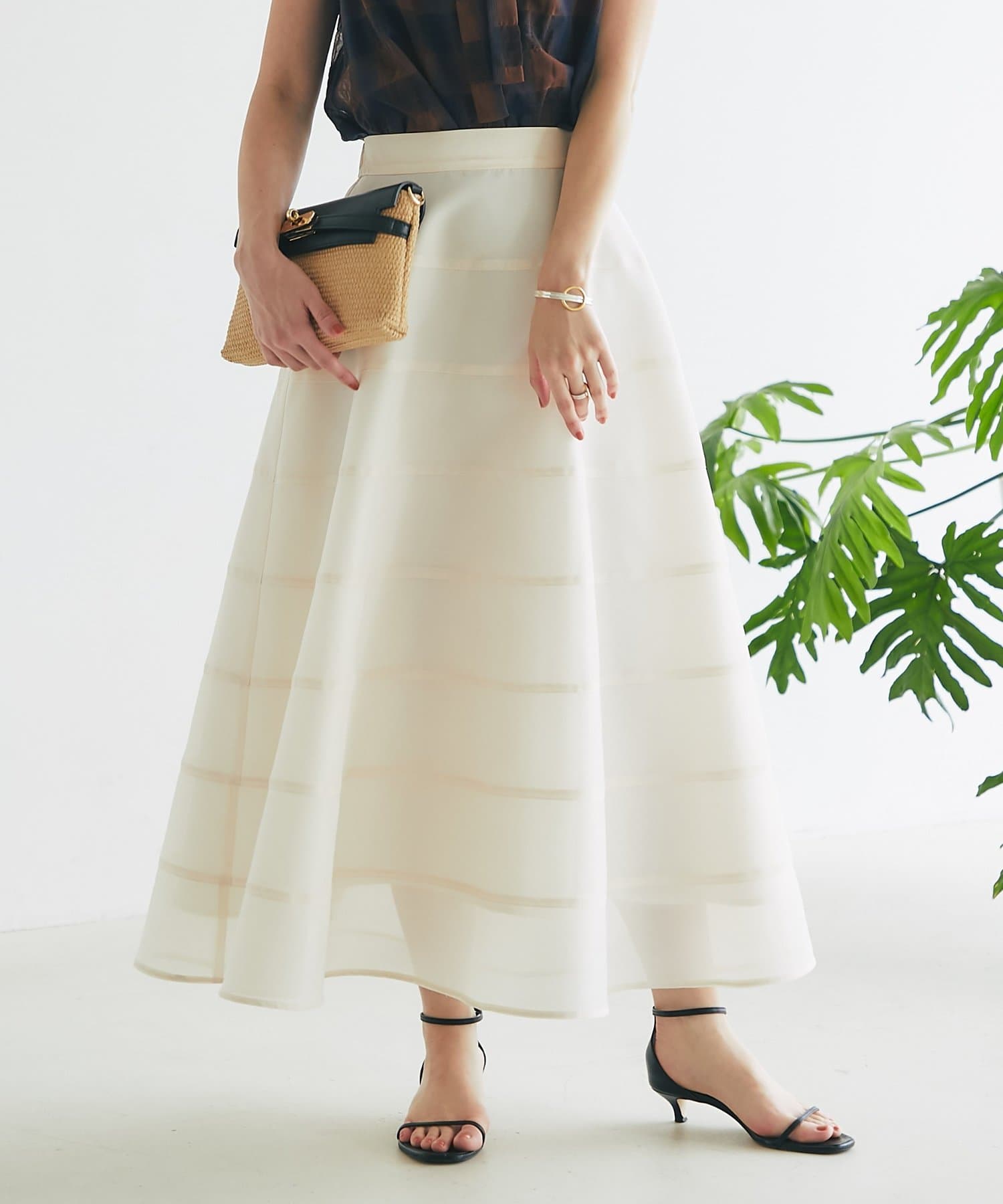 La boutique BonBon(ラブティックボンボン) 【お上品シルエット・低身長サイズあり】シアーサーキュラー切り替えスカート