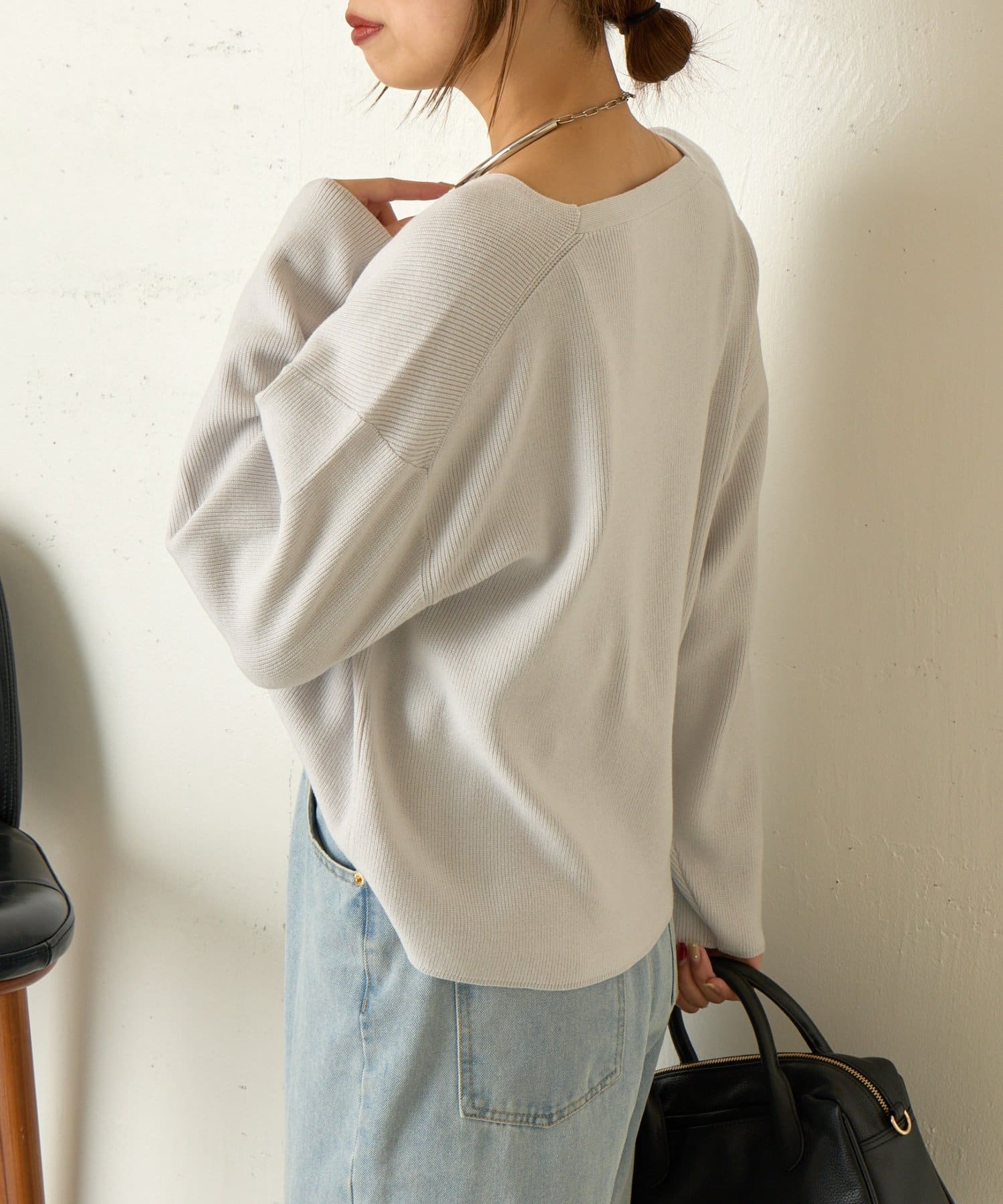 Jena　espace merveilleux(ジェナ　エスパスメルヴェイユ) カタアゼ編みVネックニット