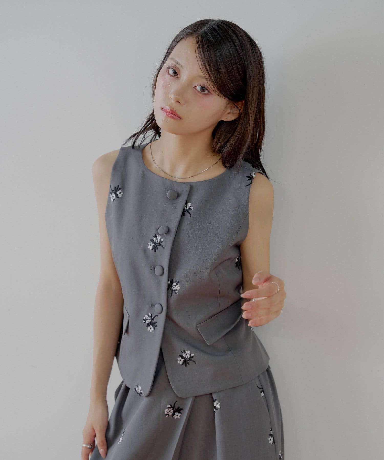 ブラウス シャツ 「SALON by Chico/セットアップ対応」フラワー刺繍ノースリベスト レディース SALON by Chico/セットアップ対応】フラワー刺繍ノースリベスト