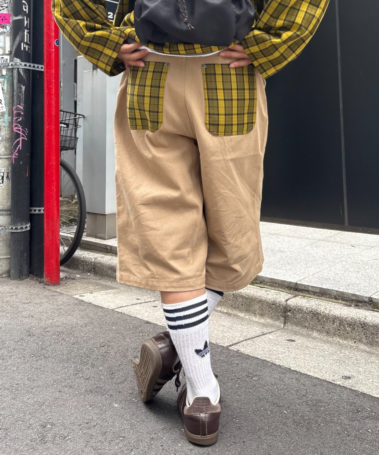 トレンドのチェック柄ポケットが魅力☆後ろ姿までかわいい♡ハーフパンツ■デザインチェック柄が、アクセントにぴったりなハーフパンツが登場。裾が広がってるシルエットで、トレンドライクな印象に♩やや長めの膝下