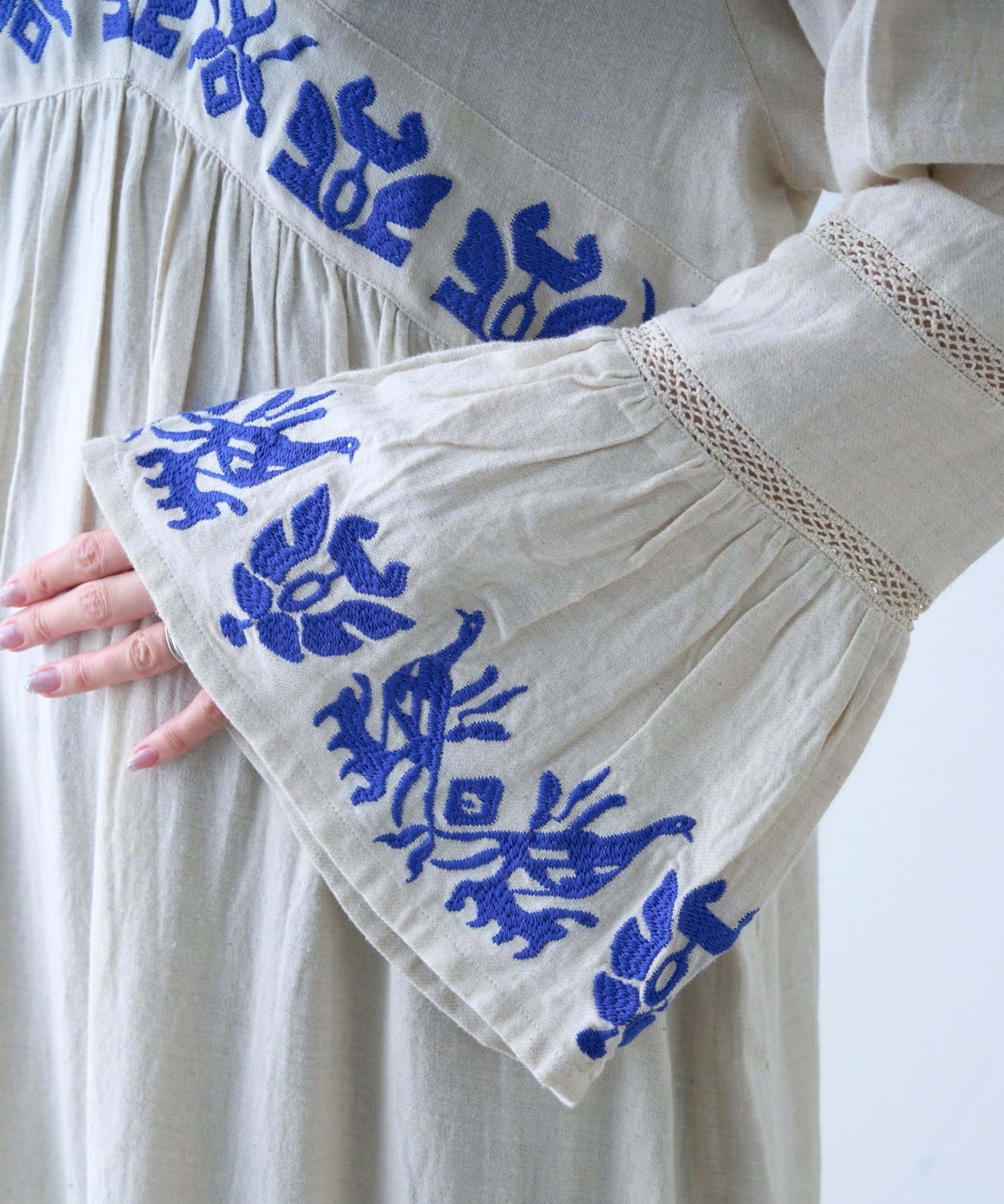 CIAOPANIC TYPY(チャオパニックティピー) 【aguni】刺繍Vネックフレアスリーブワンピ