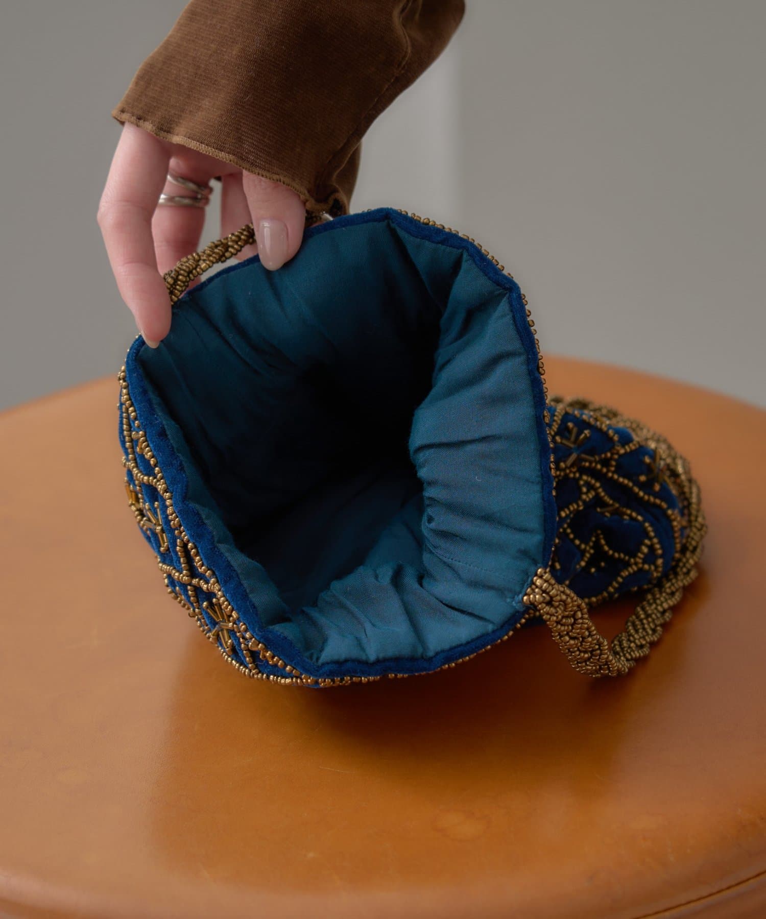 CIAOPANIC TYPY(チャオパニックティピー) 【aguni】ベロアビーズ刺繍バッグ