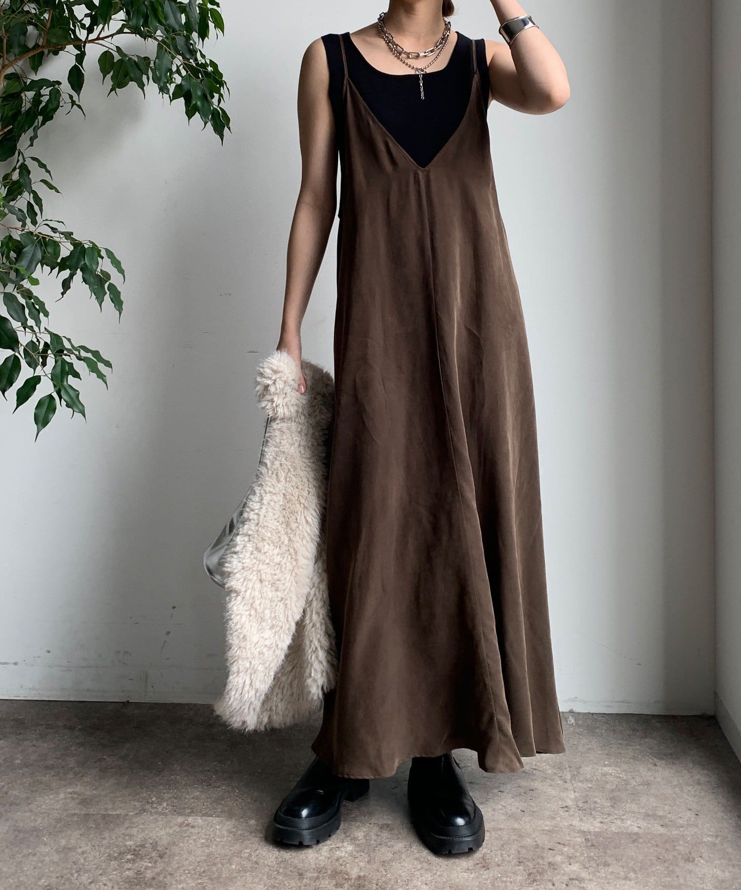 DOUDOU ベージュ キャミワンピース 38 DouDou（ドゥドゥ）の「【WEB限定】コードストッパーストラップ