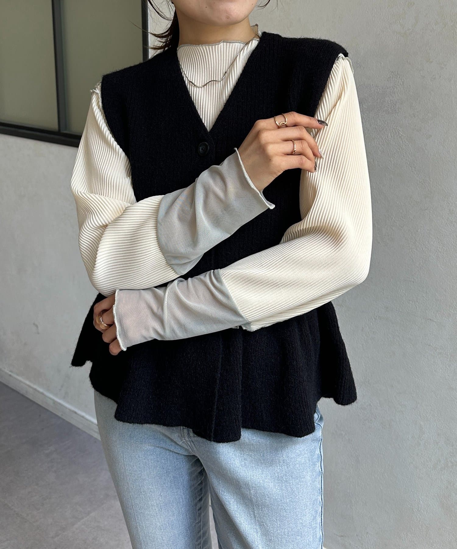 Thevon.(ゼヴォン) 袖先配色プリーツメロープルオーバー