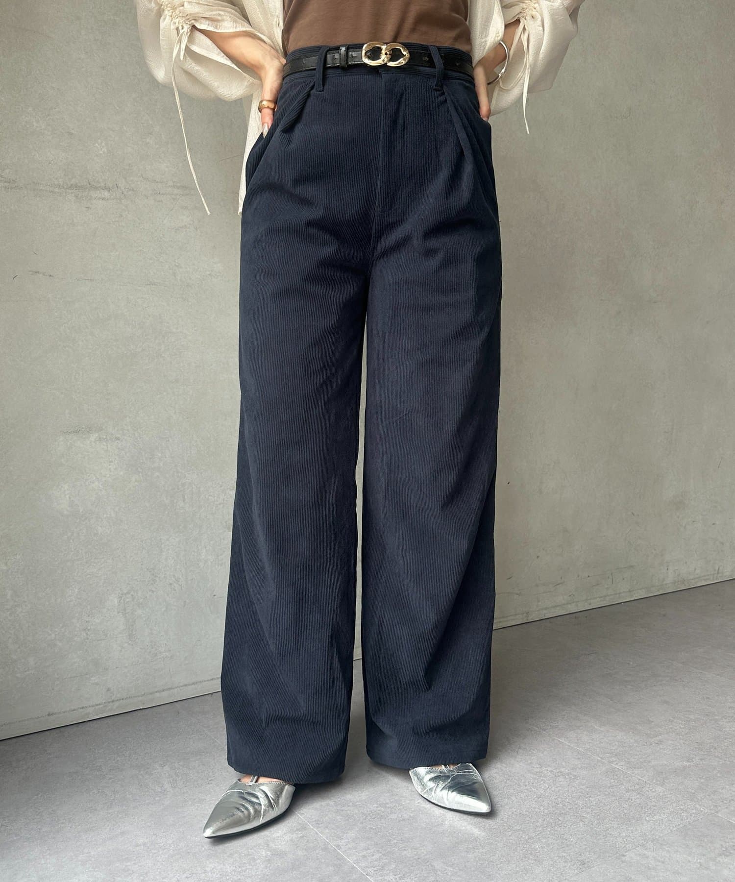Thevon.(ゼヴォン) コーデュロイハイウエストタックパンツ