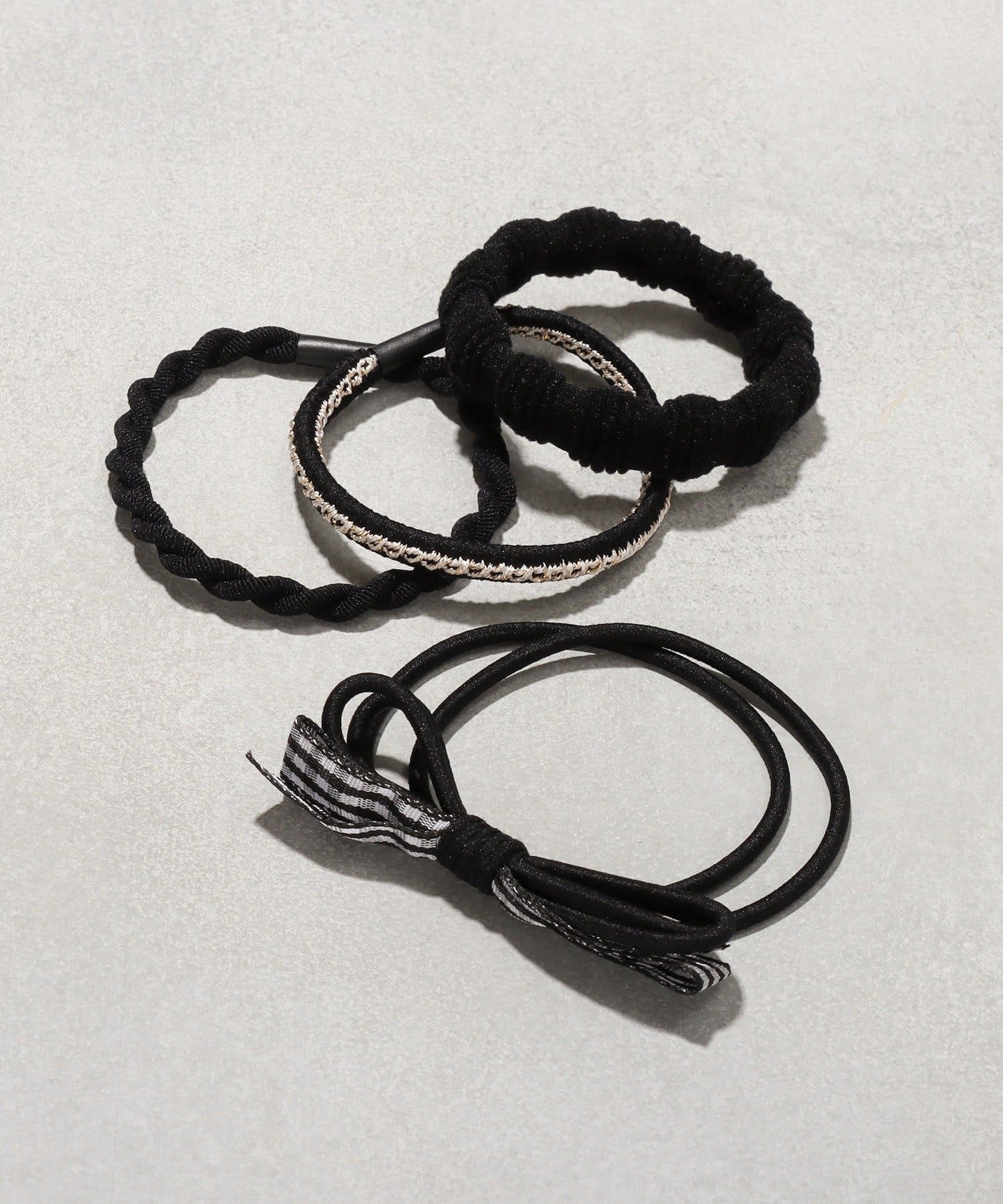 3COINS(スリーコインズ) ギンガムチェックリボンポニー4個セット