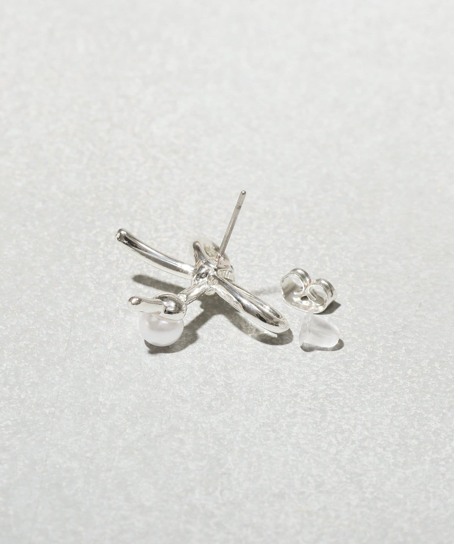 3COINS(スリーコインズ) リボンパールピアス