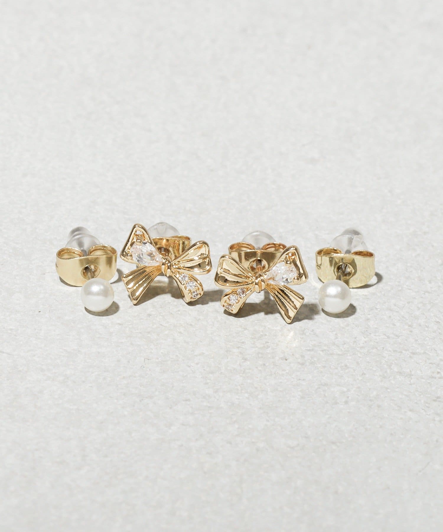 3COINS(スリーコインズ) リボンパールピアス4個セット