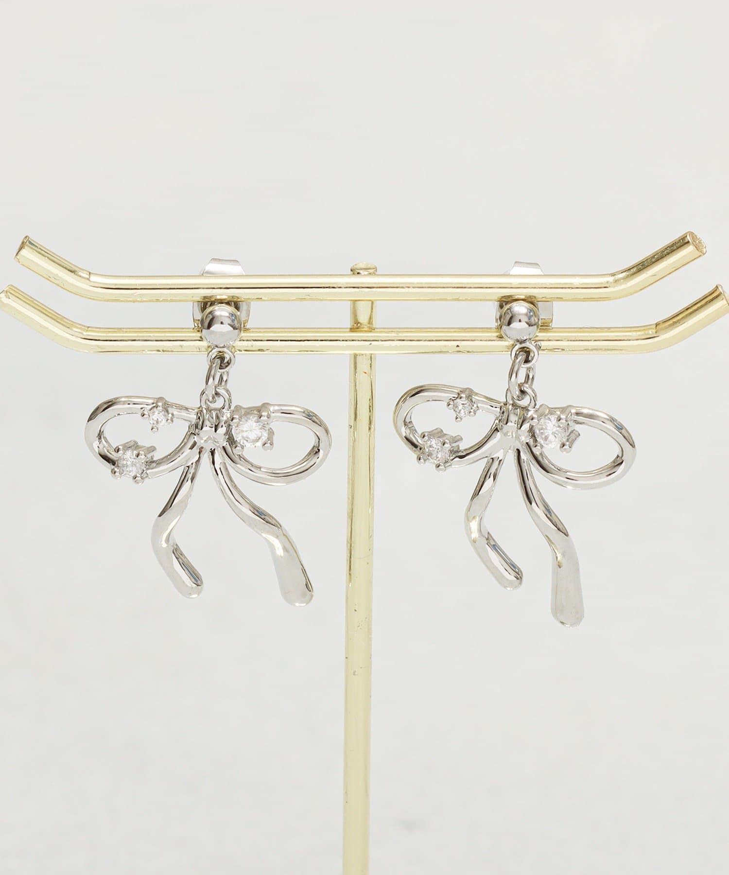 3COINS(スリーコインズ) ガラスリボンピアス