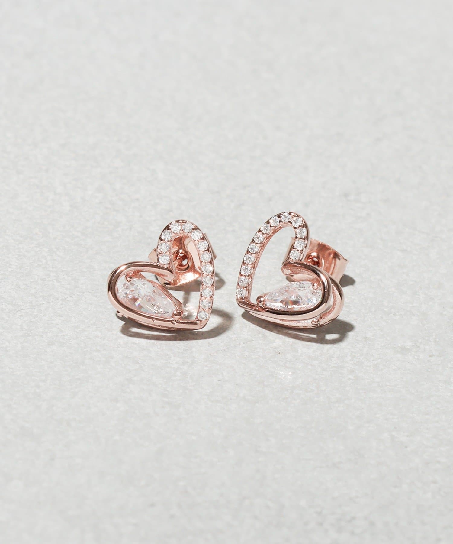 3COINS(スリーコインズ) キラキラハートピアス